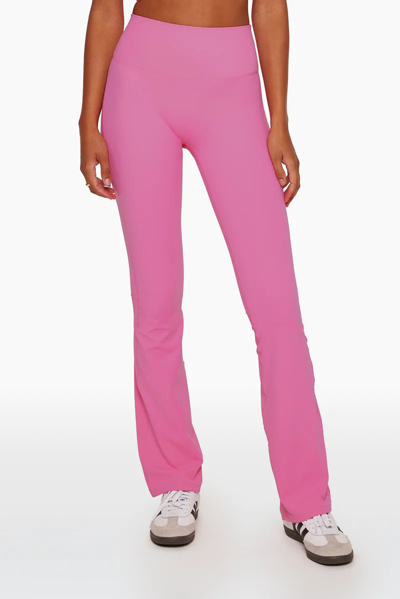 SPORTBODY® FLARE LEGGINGS 
                            pucker | SET Active