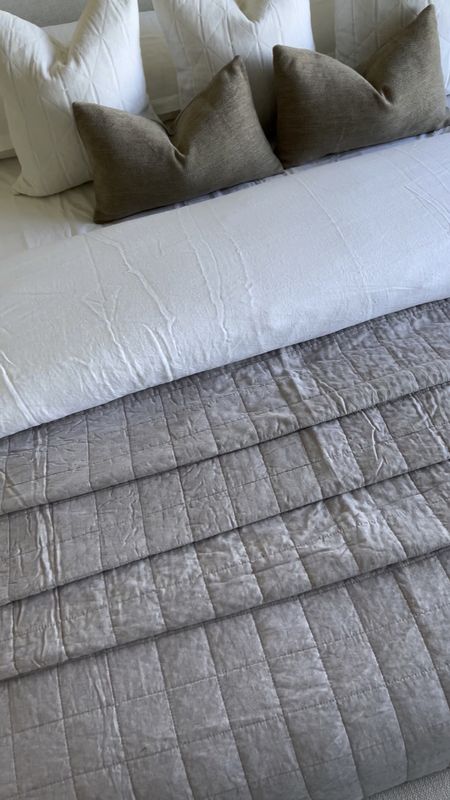 This stunning linen blend quilt is a must have! I love the gorgeous color and quality…. The perfect addition to a neutral bedroom 

#bedroomdecor 
#bedroominspiration 
#rhbedroom 

#LTKsalealert #LTKstyletip #LTKhome