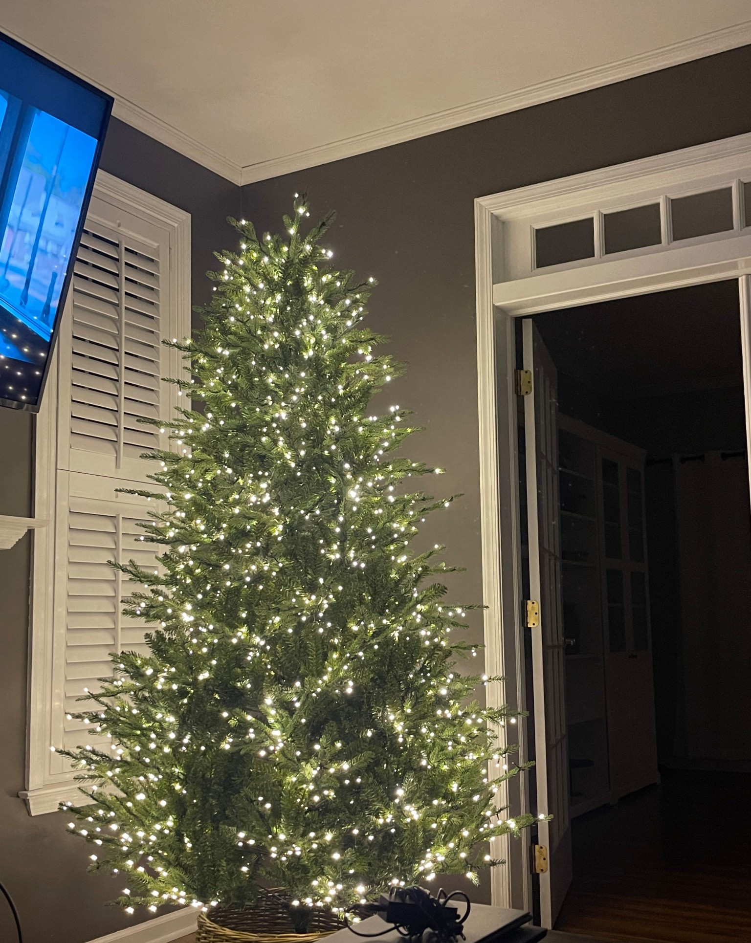 We had to upgrade our Christmas tree since the old one wouldn't light anymore. We went with the home depot tree and its absolutely stunning 

#LTKHome #LTKSeasonal #LTKHoliday