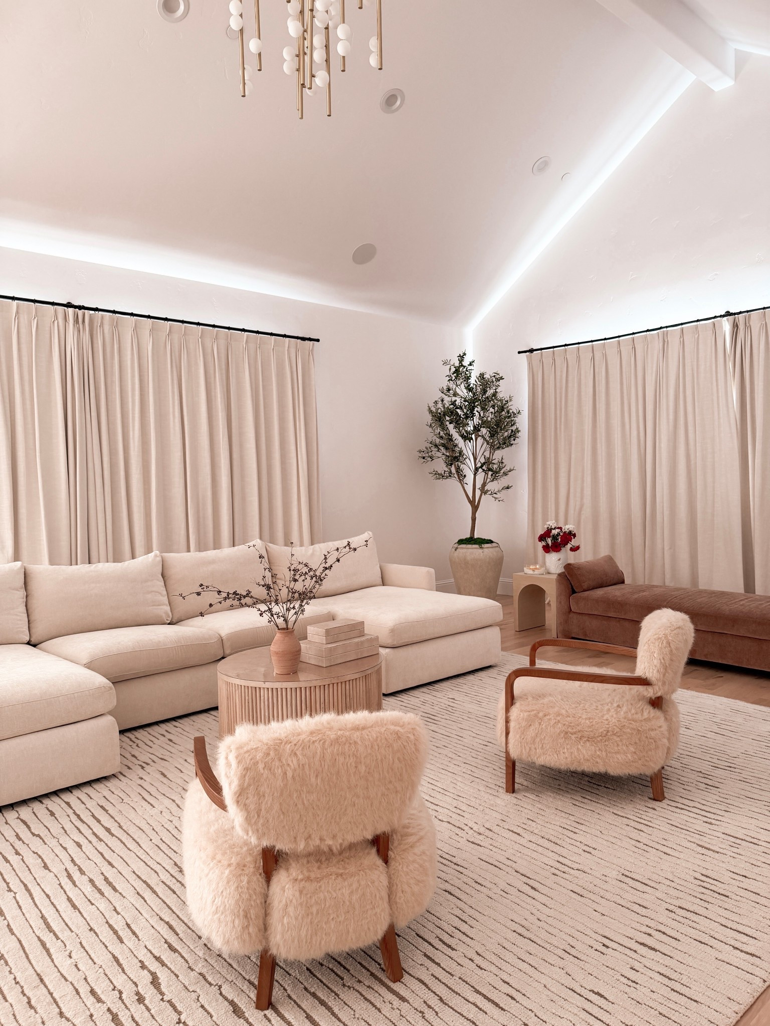 Add some greenery to your space with this realistic olive tree! Perfect for any room. 

#LTKHome