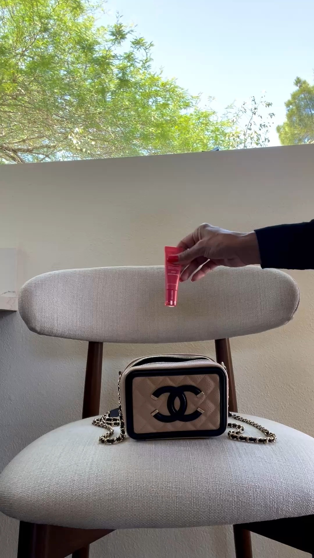 What’s in my bag! My Chanel bag has a lot of room especially for all my essentials. Use code JESSKATT for one month free.
