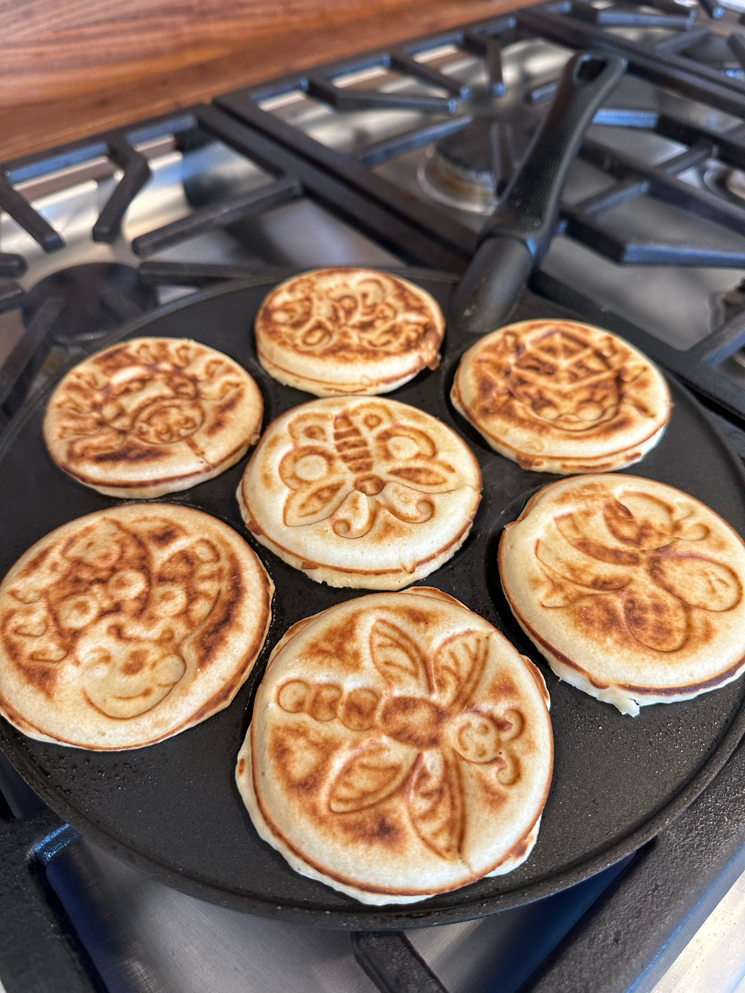 The best pancake pan! Always a huge hit with my kids! 
#pancakes 

#LTKfamily #LTKkids #LTKfindsunder50
