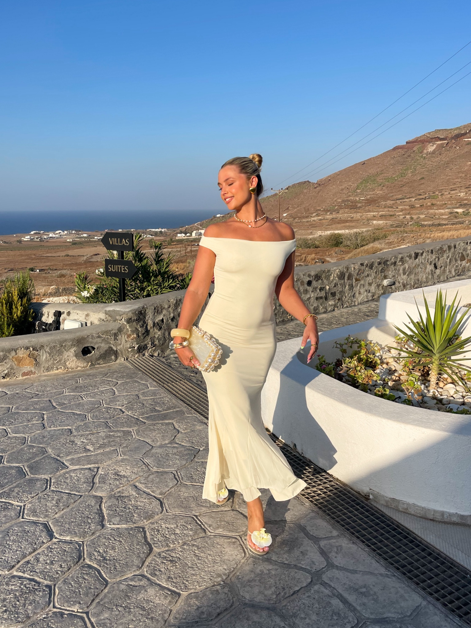 Dress link xx

Meshki, Meshki dress, summer dress, white dress 

#LTKuk #LTKeurope