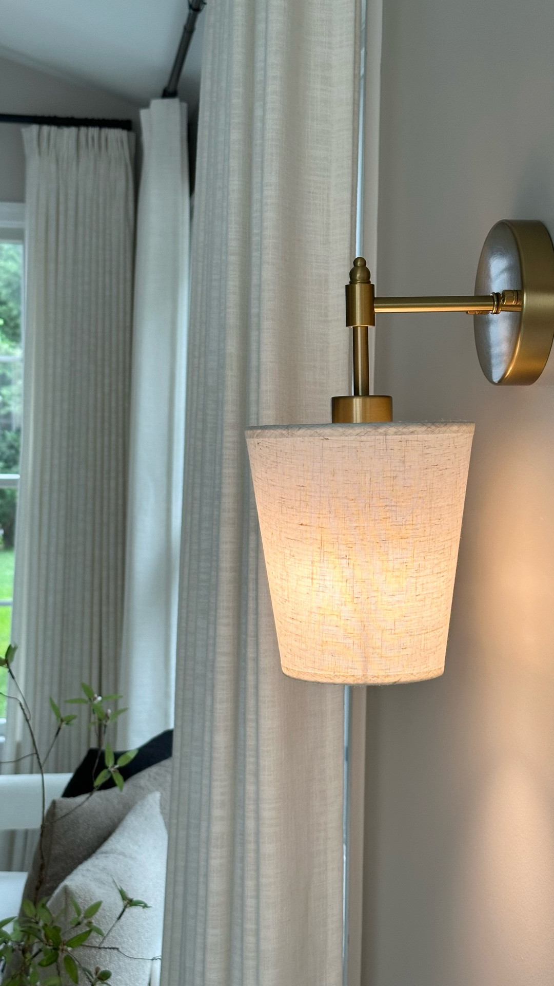 
No drilling, no wiring, and no damage to the walls! You can install it in under 15mins! Creates a beautiful ambience and looks even better in person! Rechargeable, dimmable, and has many different light settings! 

#LTKHome #LTKMothersDay #LTKFestival