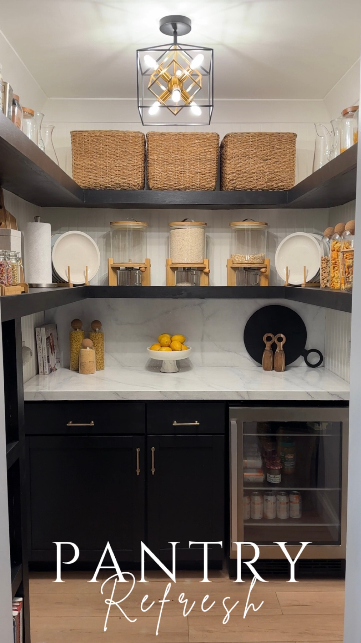 🌑✨ Pantry Refresh Reveal! ✨🌑

Out with the all-white chaos and in with some moody magic! I've transformed my pantry from a super bright, disorganized space into organized and styled. The moody tones have truly brought a new vibe, and I'm loving it! I’ve linked all of the new glass canisters and everything I used to organize. 


#LTKU #LTKHome