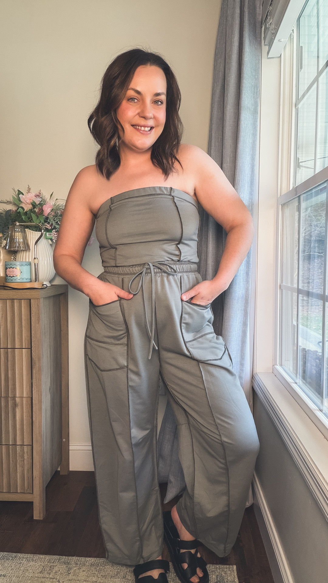 Free People vibes but make it affordable 🤍
This Amazon jumpsuit is the perfect effortless outfit — relaxed, comfy, and easy to style with sandals or sneakers. One-piece outfits are my favorite for looking put together with zero effort.



#amazonfashion #amazonfinds #bohooutfit #freepeopleinspired #casualstyle #amazonstyle #ltkstyle

⸻



#LTKootd #LTKSeasonal #LTKMidsize