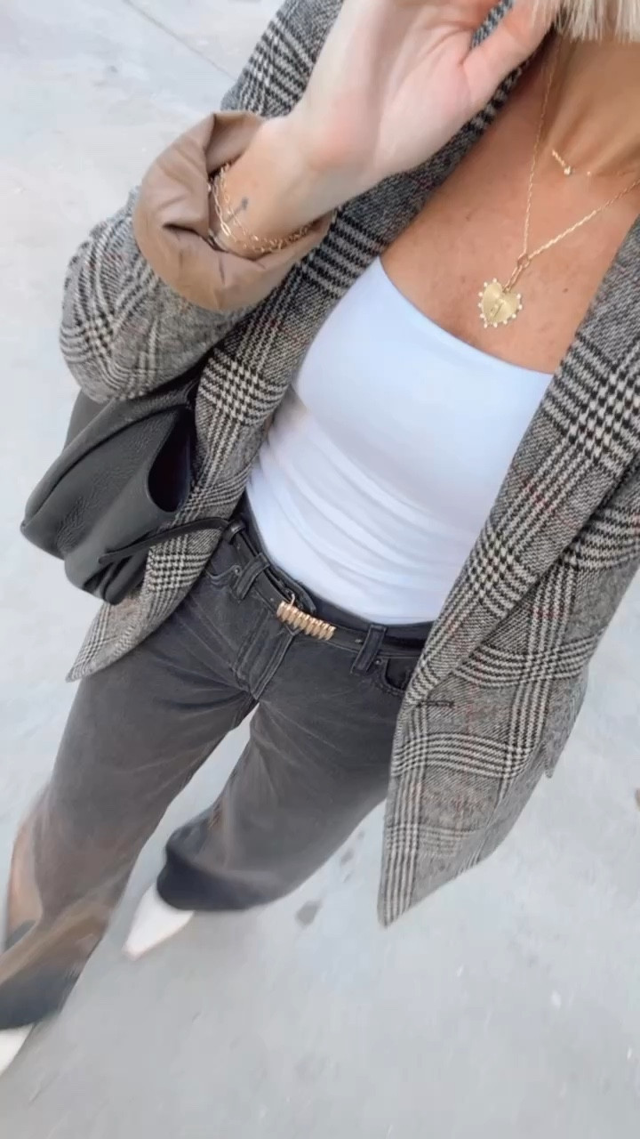 This plaid blazer is an Amazon find! 👏🏼 Wearing XS/25!

Loverly Grey, wide leg jeans, black jeans, Amazon, plaid blazer, bodysuit, fall workwear, winter workwear 

#LTKWorkwear #LTKSeasonal #LTKStyleTip