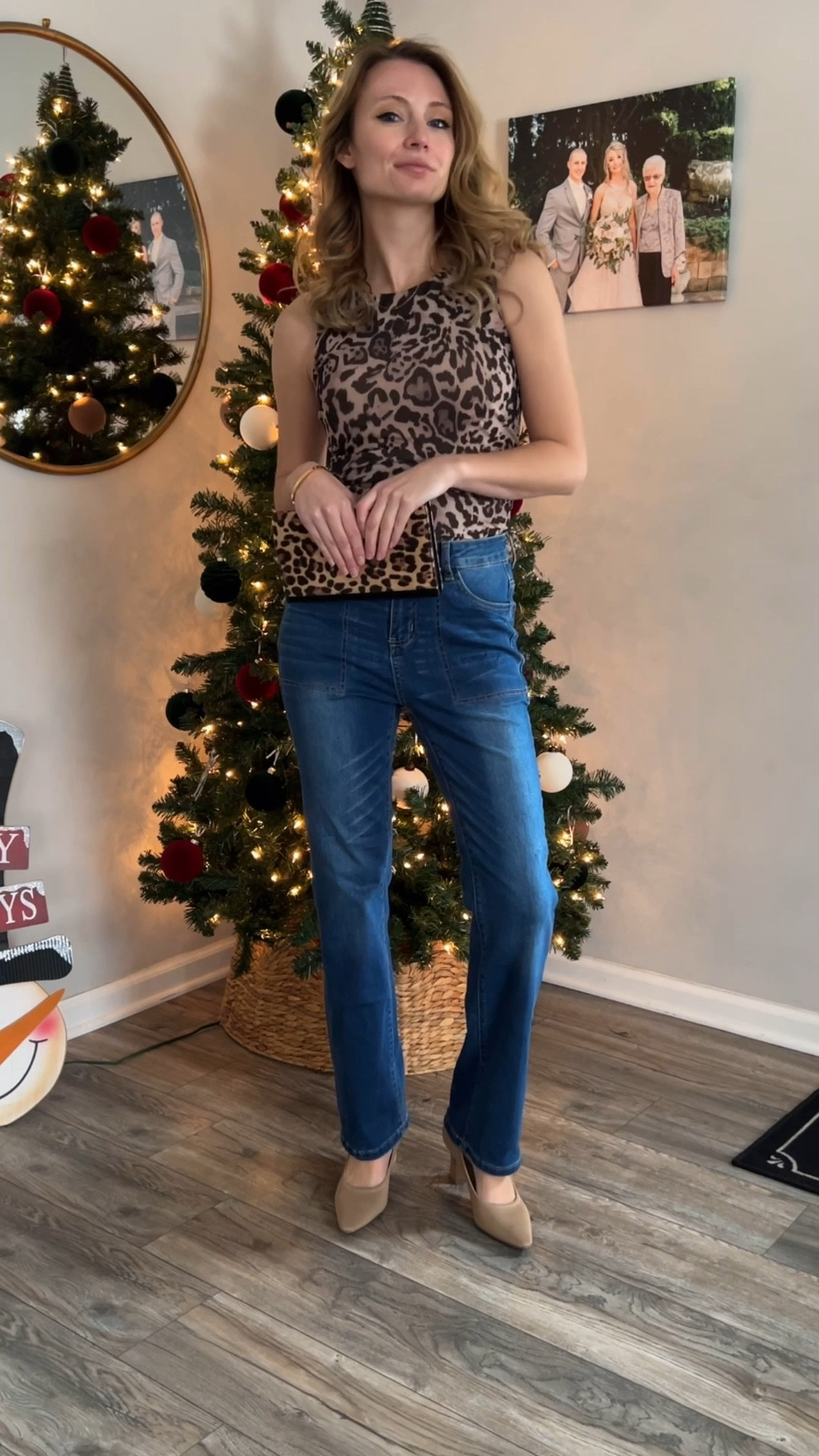 A simple outfit, but I love this top! It’s stretchy, versatile, great for layering - and comes in multiple patterns! I got this in a size small! 

#LTKFindsUnder50 #LTKootd #LTKSeasonal