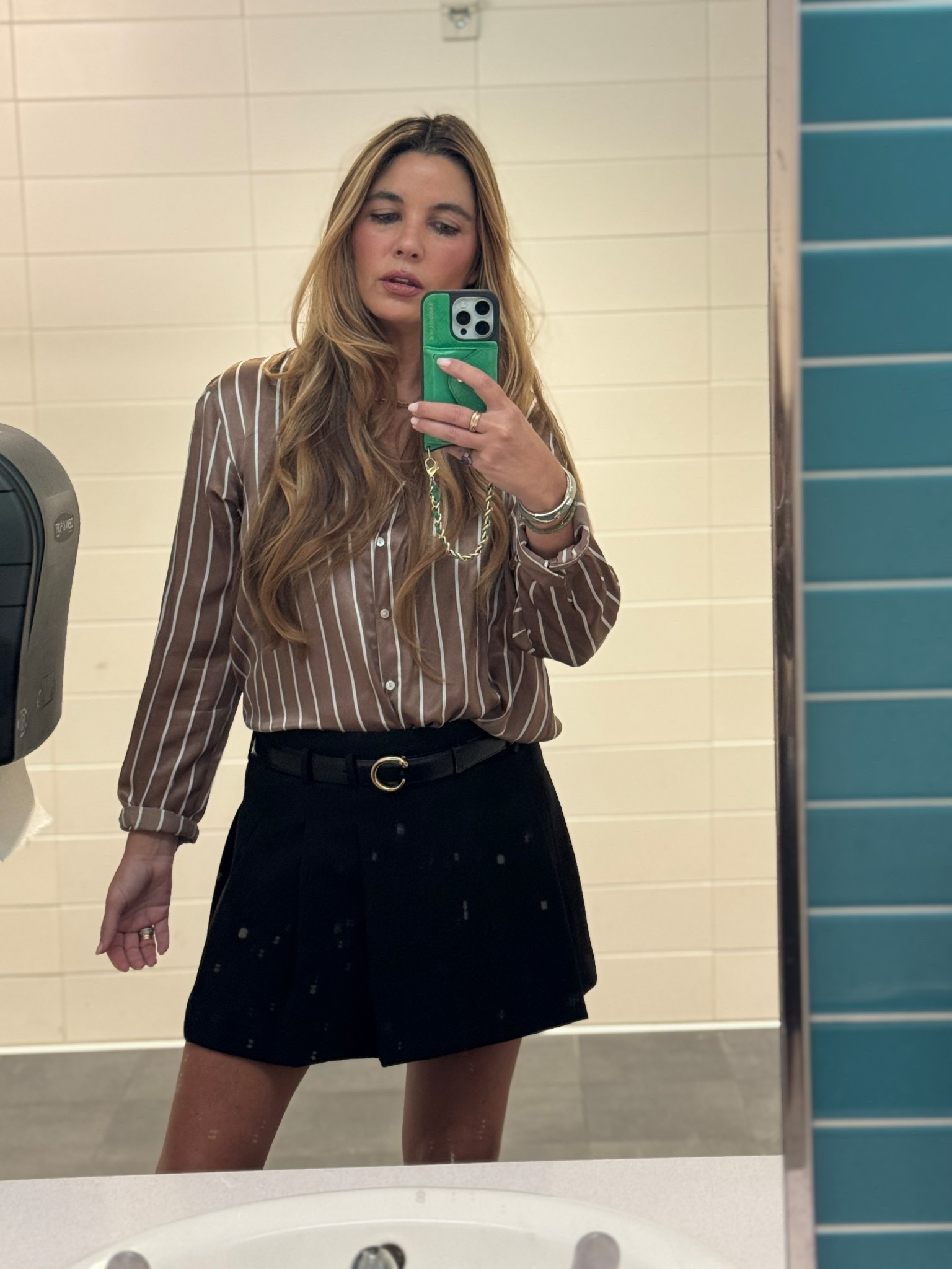 Can’t go wrong with a brown silk shirt. Size medium. 🤎
Skirt: 4
Booties
Hair via Sea Glass 