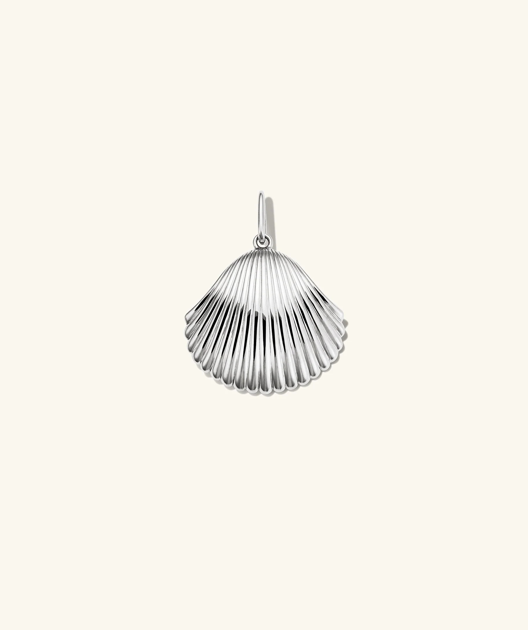 Amelia Shell Pendant | Mejuri Fine Crew