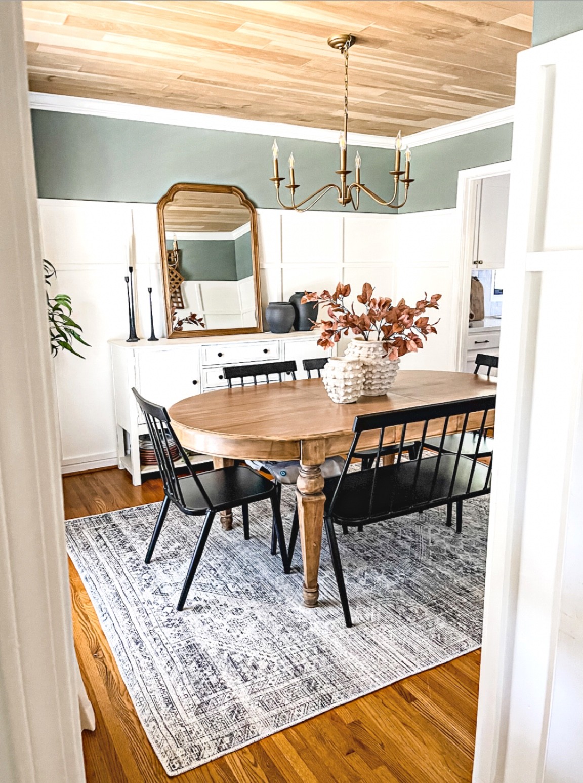 Quick dining room refresh with a new rug- and it’s washable!!! Rug is from @boutiquerugs and is linked on my IG page 😉

#LTKSeasonal #LTKstyletip #LTKhome