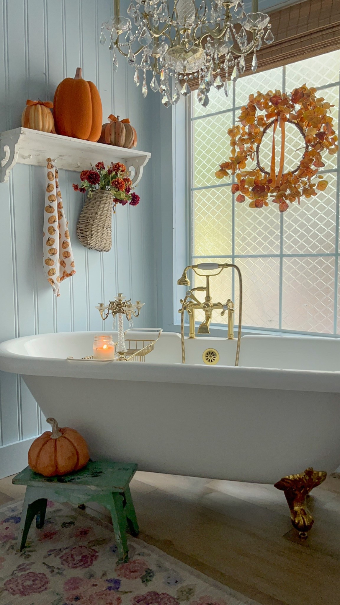 Fall decor in the bathroom! 

#LTKSeasonal #LTKHome #LTKFallSale