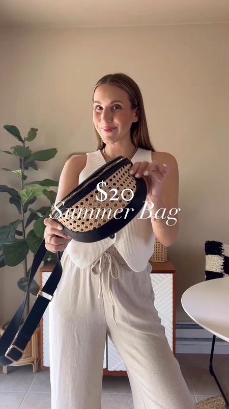 POV: you find the it bag for summer and it’s just $20🙌🏻☀️
This bag is so cute and easy to dress up or down! It has an adjustable strap and holds a surprising amount! I can’t believe the price tag!

Target style | summer finds | summer style | target finds | summer bag | belt bag 


#LTKItBag #LTKStyleTip