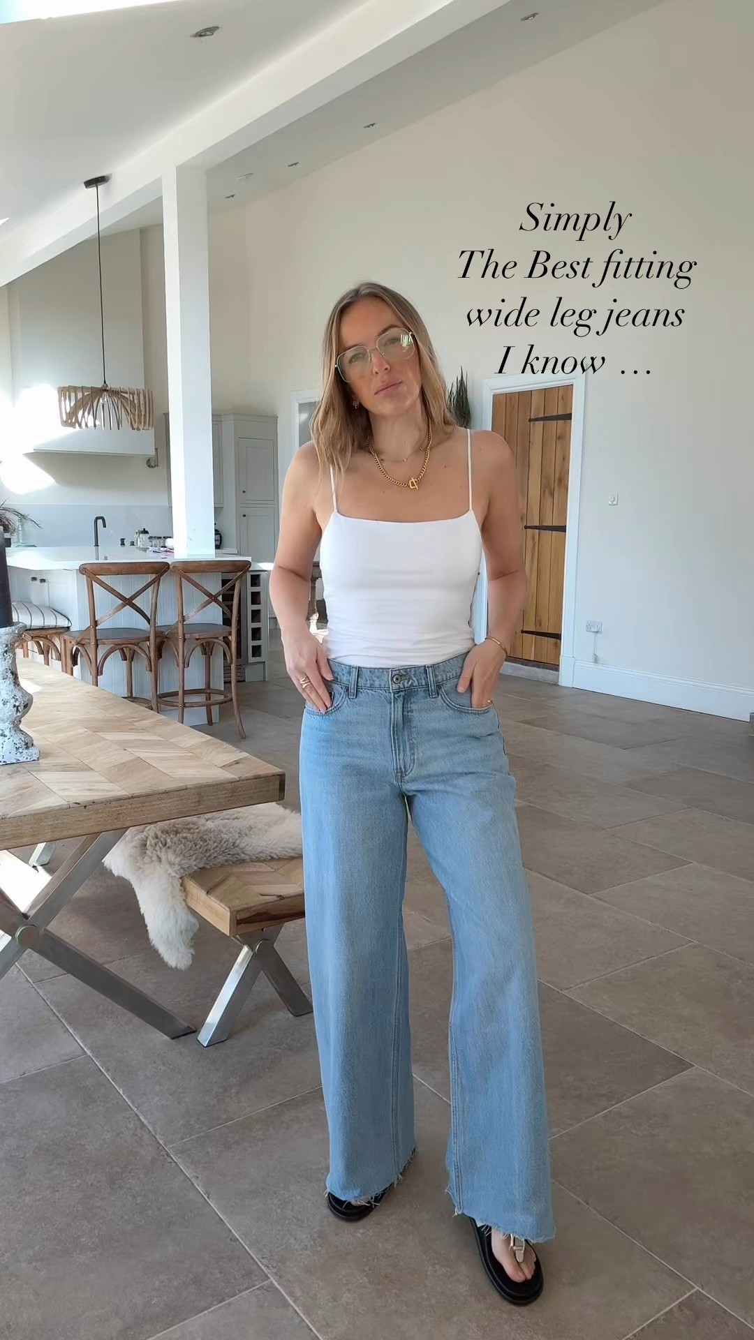 Extra 15% off with code AFCLARE Such a good jeans shape 
Wide leg but slightly flared a-line silhouette which makes them more flattering for most. 
Comfort authentic denim 
I wear a 30 long 
Available in 3 sometimes 4 lengths and a curvy fit . (Slightly bigger through bum and thigh) 
Different washes available , the white is 👌🏻
