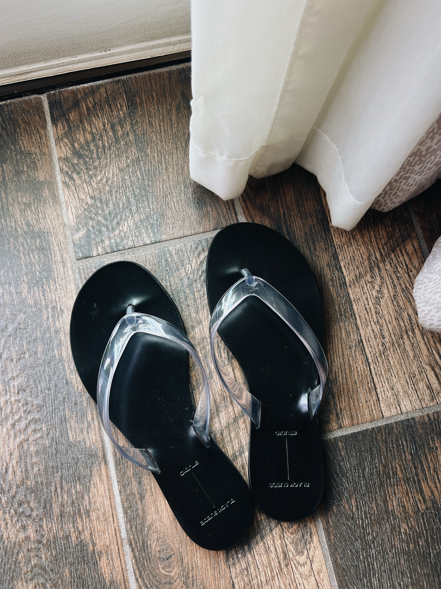 New & obsessed - super comfy and true to size 

#LTKSwim #LTKShoeCrush #LTKStyleTip