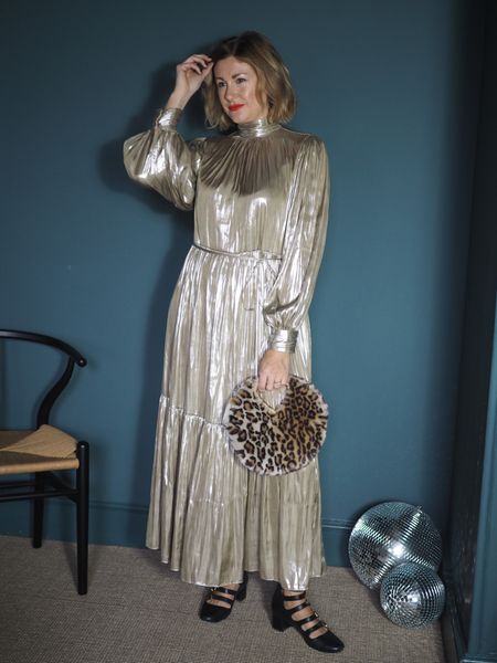 Long sleeve maxi glitter gold metallic dress, sandals, leopard print bag

#LTKSeasonal #LTKstyletip #LTKeurope