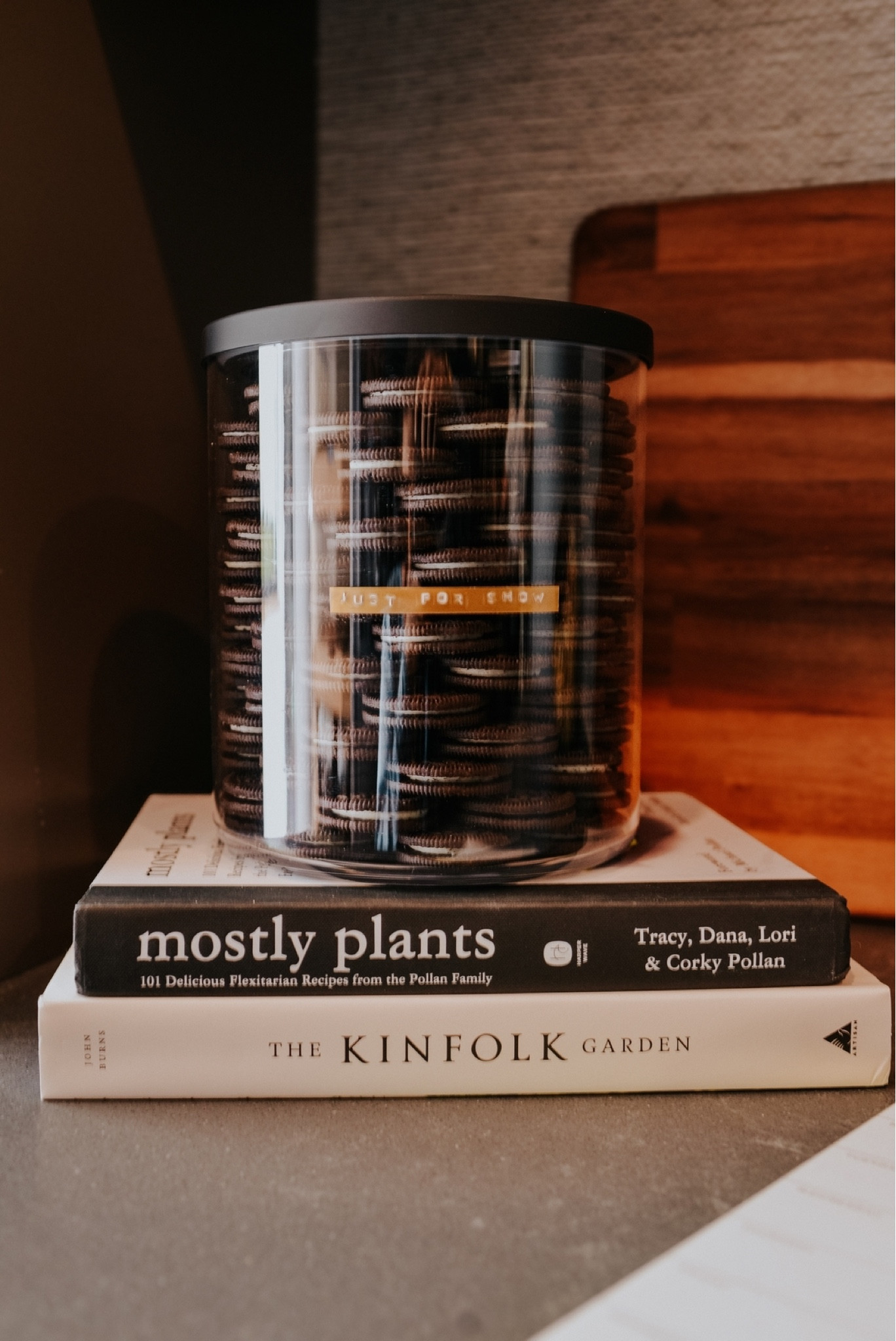 There is so much devastation occurring on the West Coast as we speak that it feels tricky to know what is appropriate to share. 

Seeing stories of homes lost in the fires is hard to even wrap our heads around and while we are so many miles away, we feel compelled to do what we can to help. 

Today, consider donating to organizations that are serving the front lines, especially the @lafoodbank, @americanredcross and @losangelesfiredepartment. Sending prayers, LA.