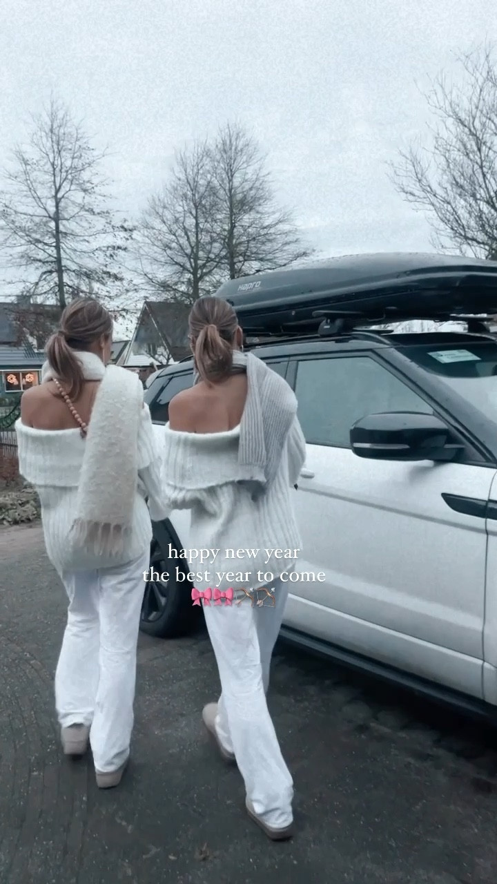 happy new year. 🎀🎀✨✨it will be an amazing one besties. 🏹🏹💕💕
.
Find the details of our twinning looks below.. With love 🤍🤍🤍🤍
.
#newyearsday #outfits #flare #ootd #ootdfashion #ootdshare #1january #january #bysiss #LTKGIFT

#LTKHoliday 

#LTKtravel #LTKGiftGuide