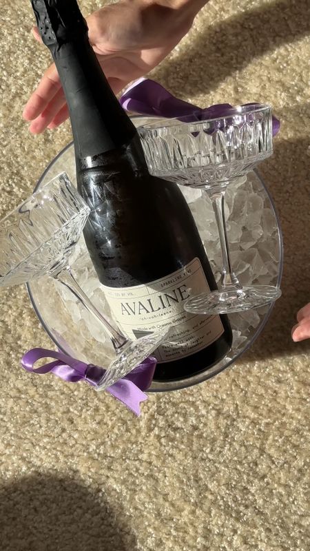 My favorite wine brand ever! Avaline was part of my New Year’s dinner and if you don’t know this brand yet, I highly recommend try it out! 

#LTKparties #LTKVideo #LTKGiftGuide