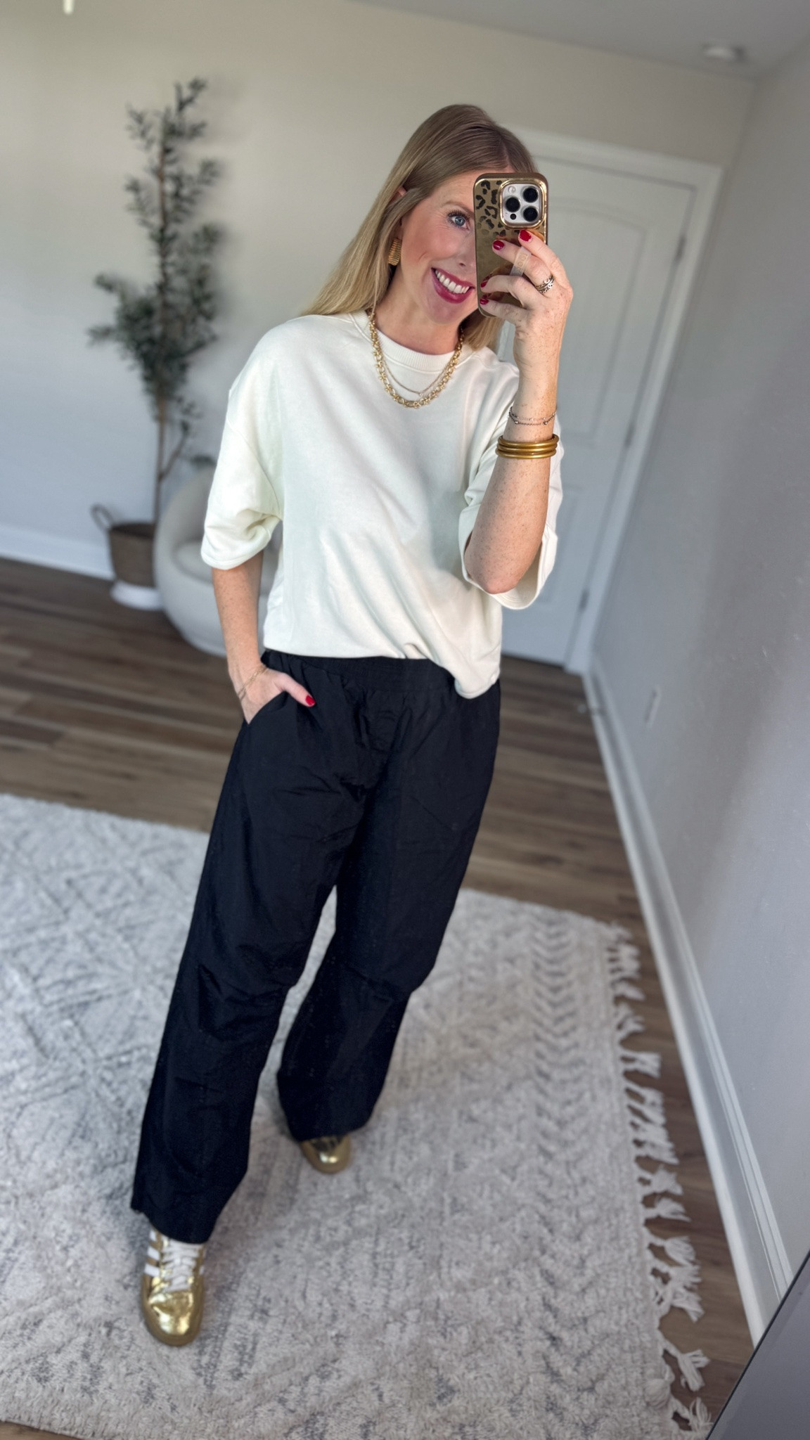 Weekend Walmart Wins try-on
Oversized sweatshirt tee- small
Black sweats- medium, if between go down, I’d prefer a small

#LTKootd #LTKActive