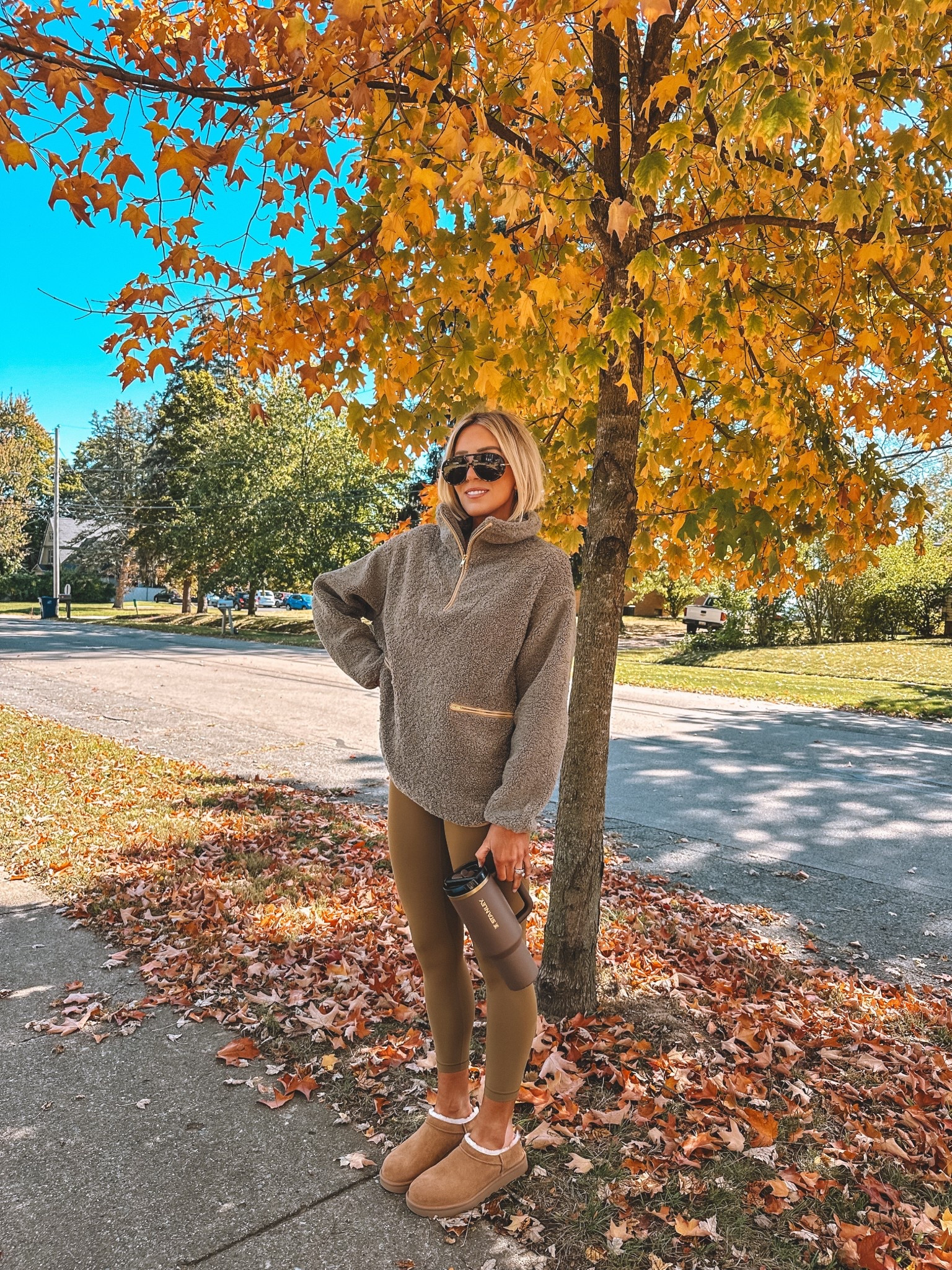 This fleece is hands down the best one I’ve ever owned 🤤🤤🤤 wearing a medium for oversized fit 