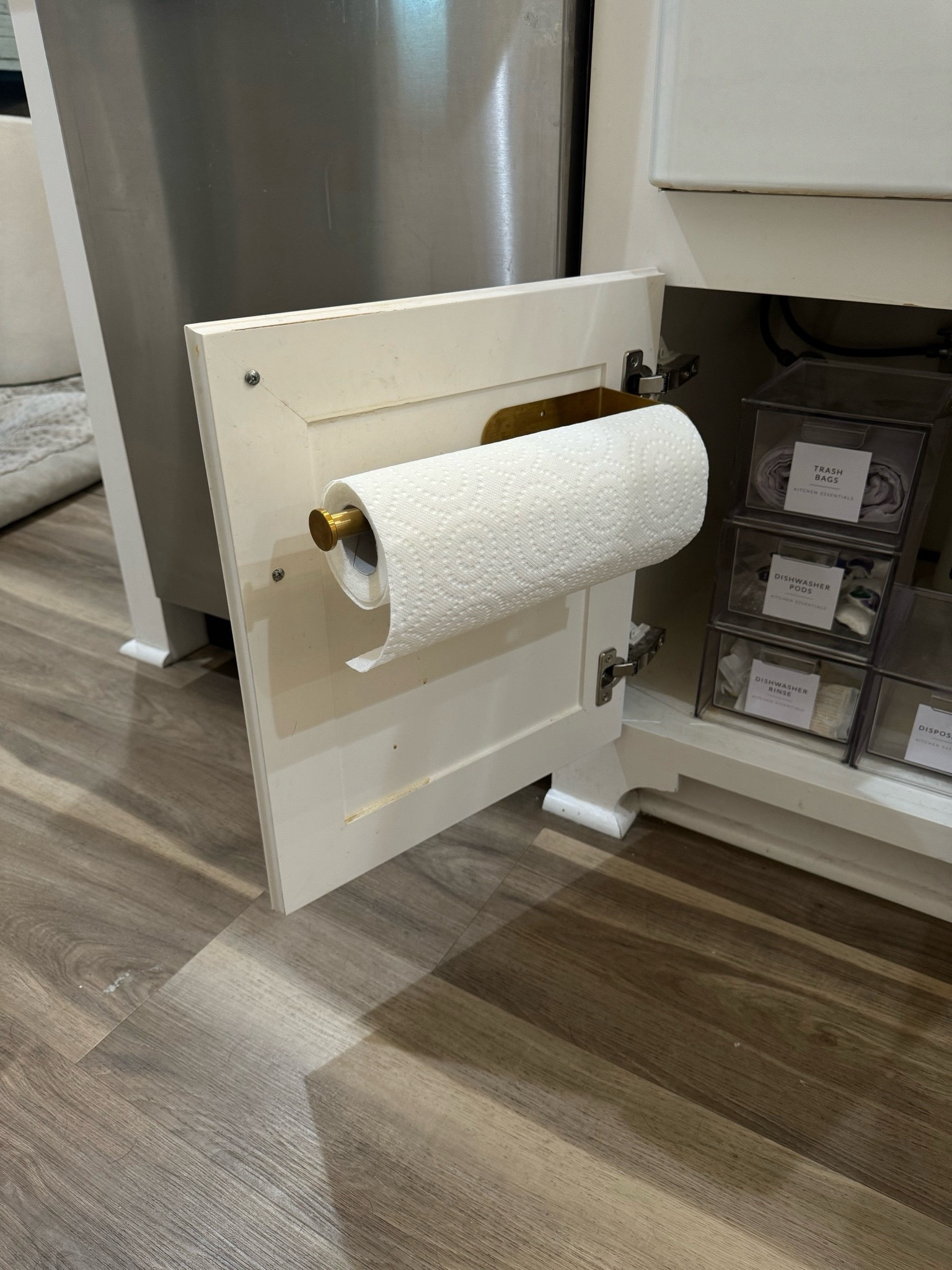 Paper towel holder from Amazon! 

#amazonfinds #kitchenorganization #amazonn

#LTKFindsUnder50 #LTKU #LTKHome
