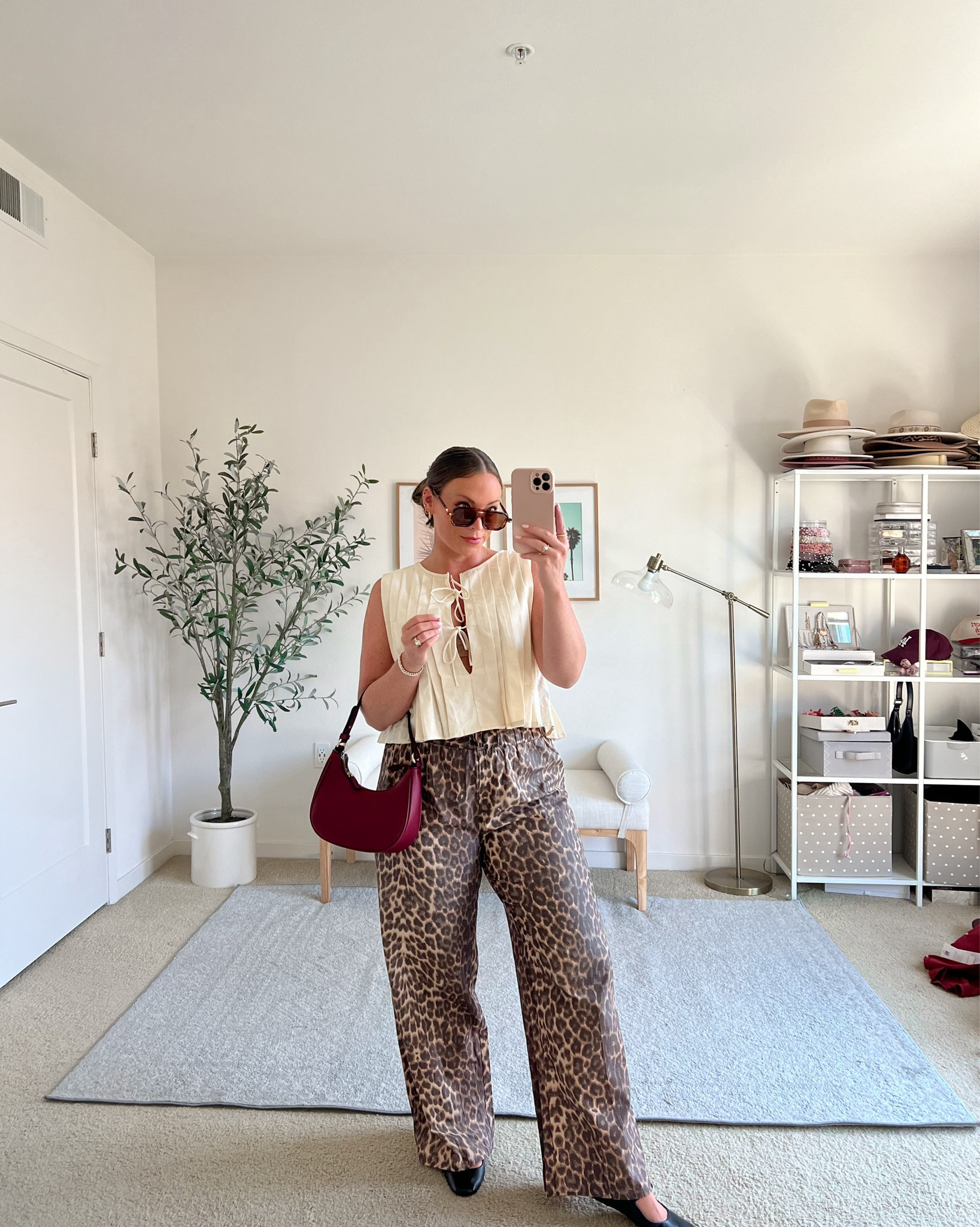 Favorite leopard pants at the moment and how to style them♥️

Leopard pants trend, fall fashion 2024 


#LTKSeasonal #LTKMidsize #LTKFindsUnder100