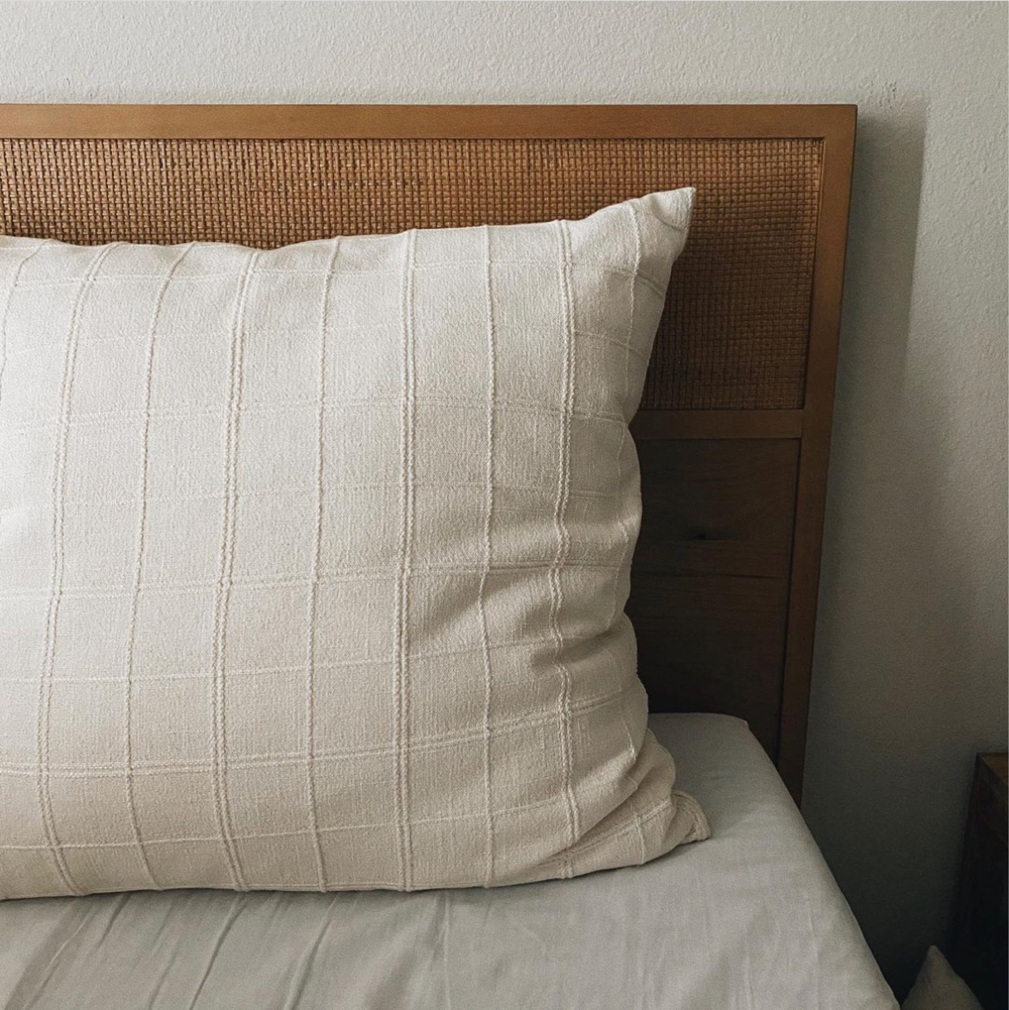 - little corners of home -

#housetour #htxhomes #homedecor #myhome #homevibes #houstonrealestate #thisminimalhome #myview #homestyled #thedelightofdecor #neutralhome #howihome #interior #bloggersunder5k #mycreativespace

#LTKhome #LTKfindsunder100 #LTKstyletip