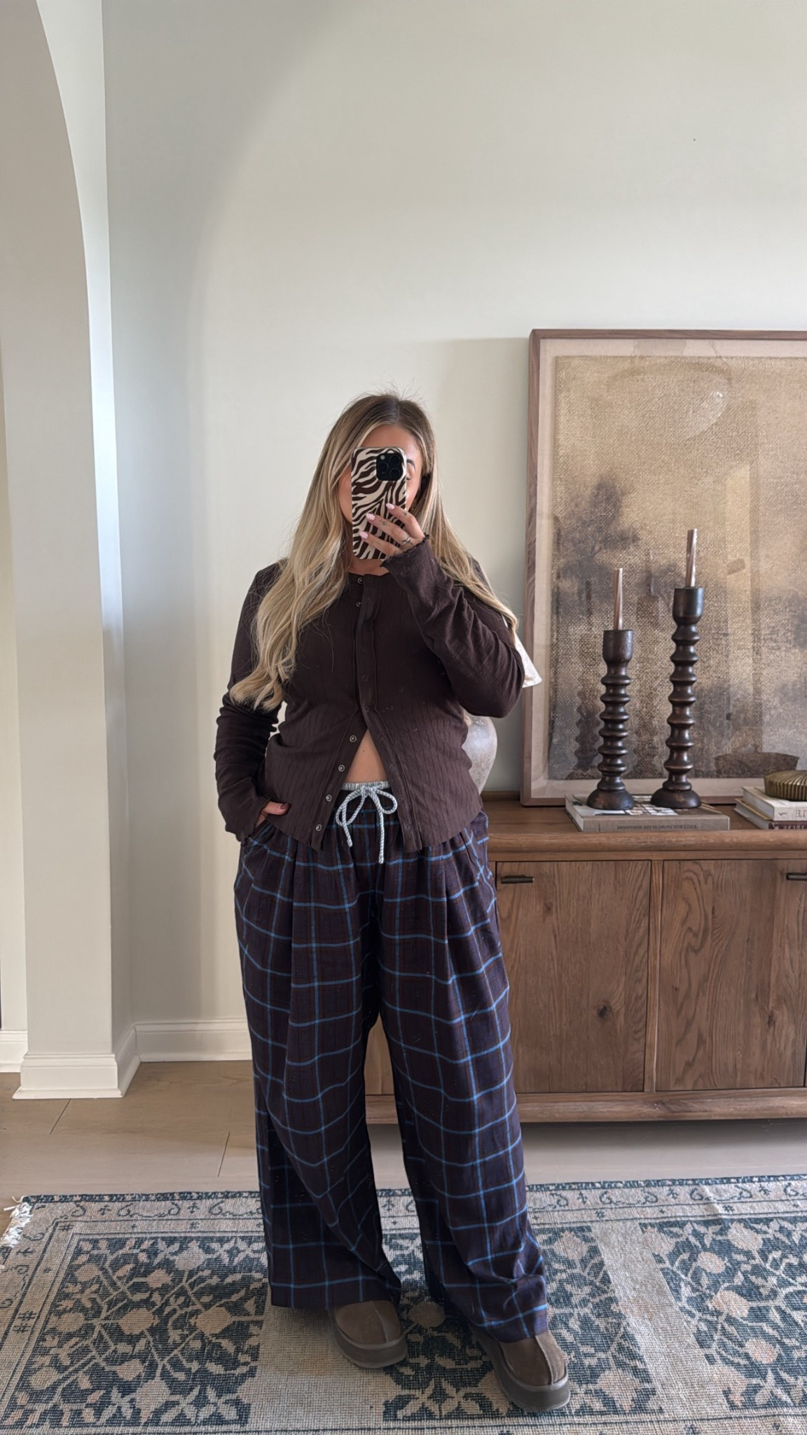 Today’s work from home fit!!! I’m wearing a XL in the pants & a large in the top 🤍