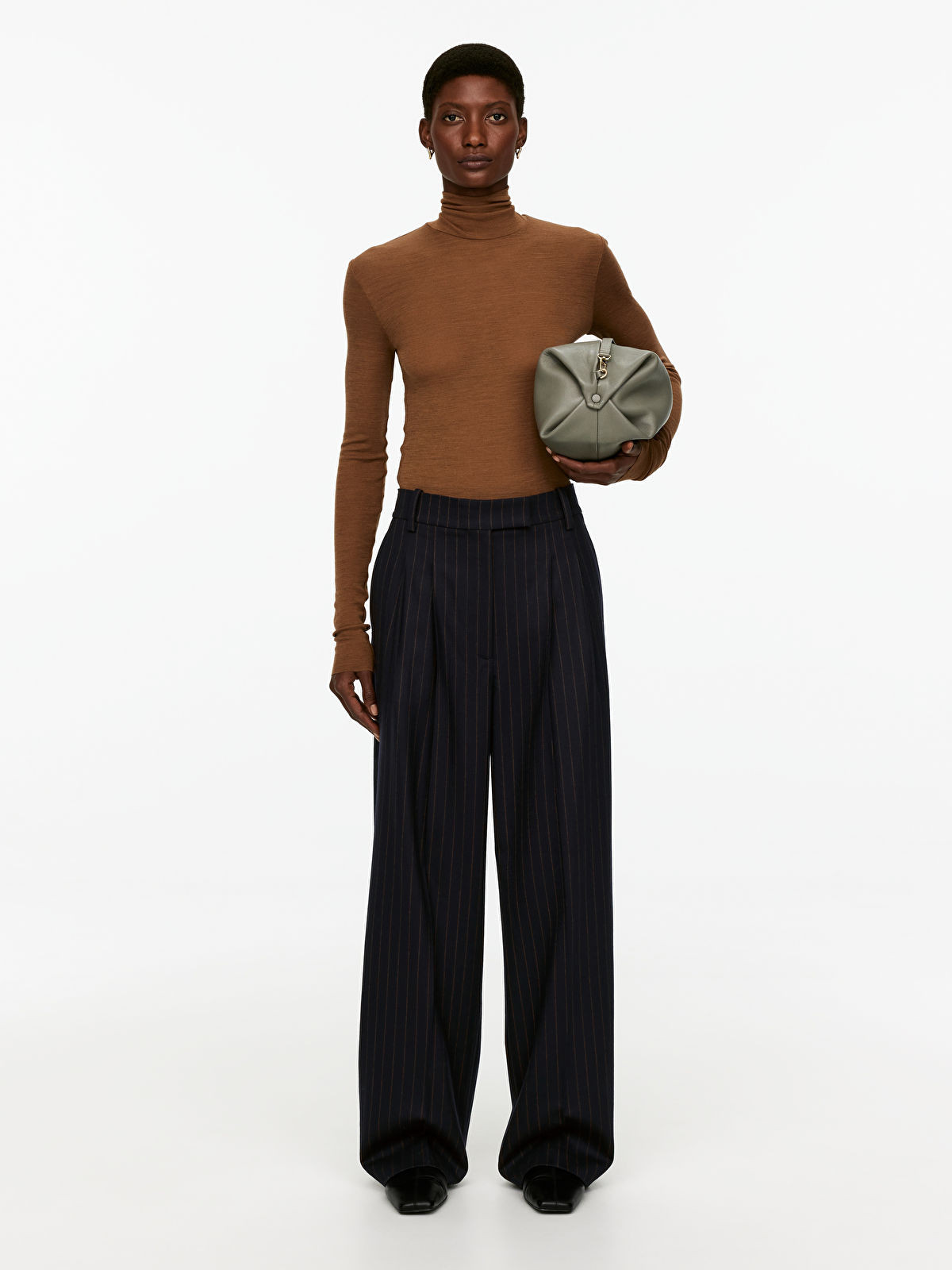 Relaxed Pleat Trousers - Dark Blue - ARKET IT | ARKET (EU)