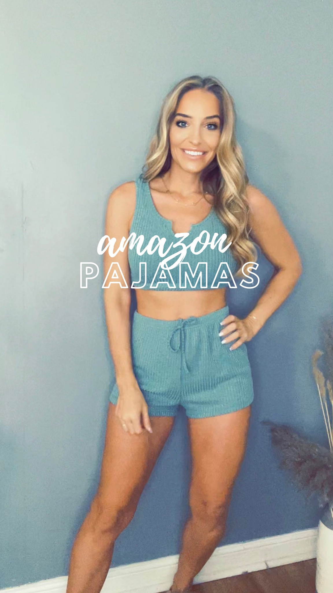 Sales alert! I’m wearing a med ❤️