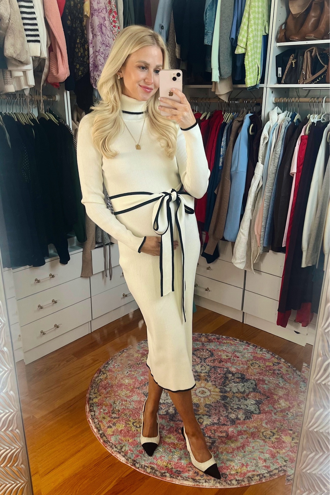 One of my favorite bump friendly dresses from pink blush 👌🏻 

#LTKStyleTip #LTKWorkwear #LTKBump