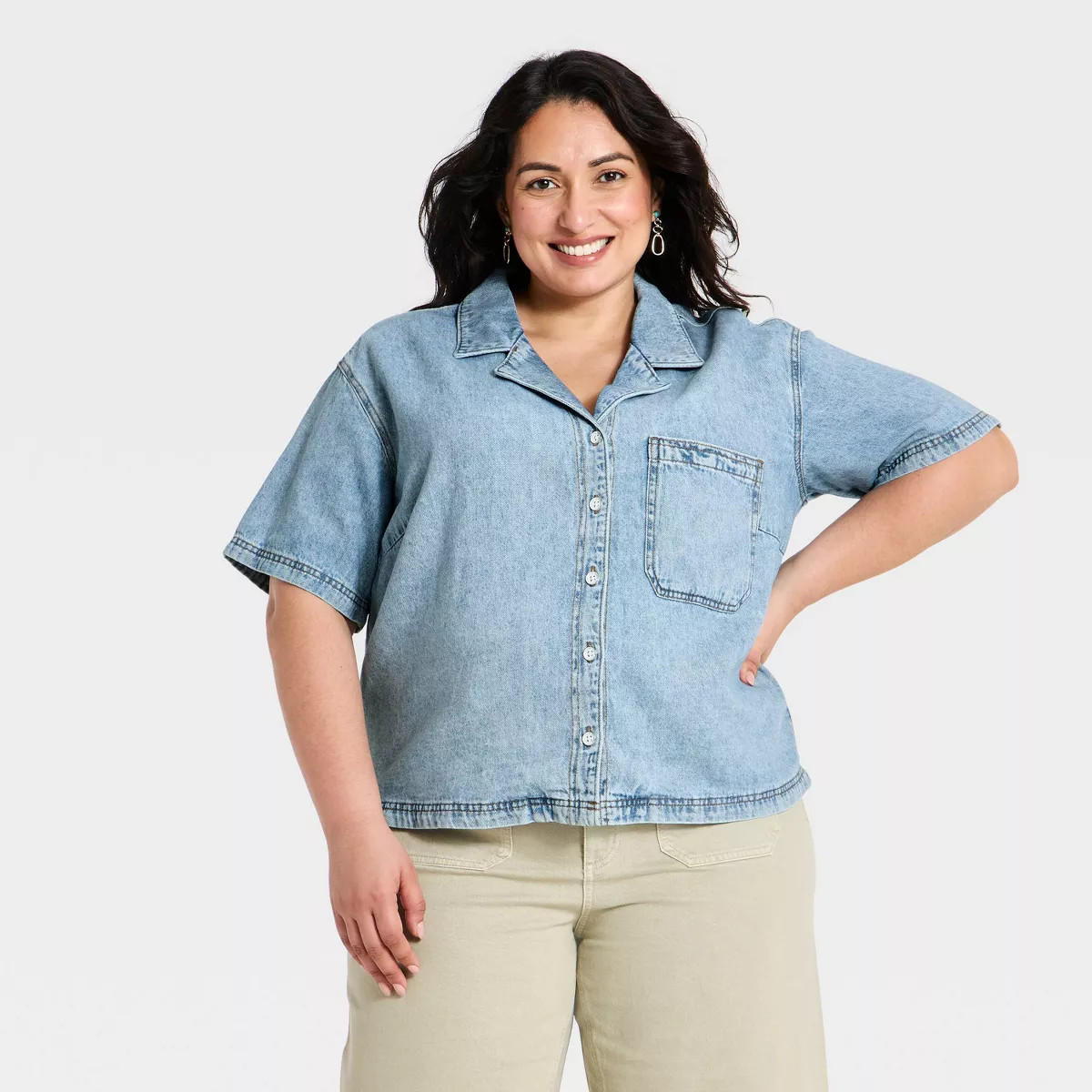 Women's Short Sleeve Collared Denim Beach Shirt - Universal Thread\u2122 Light Wash 4X | Target