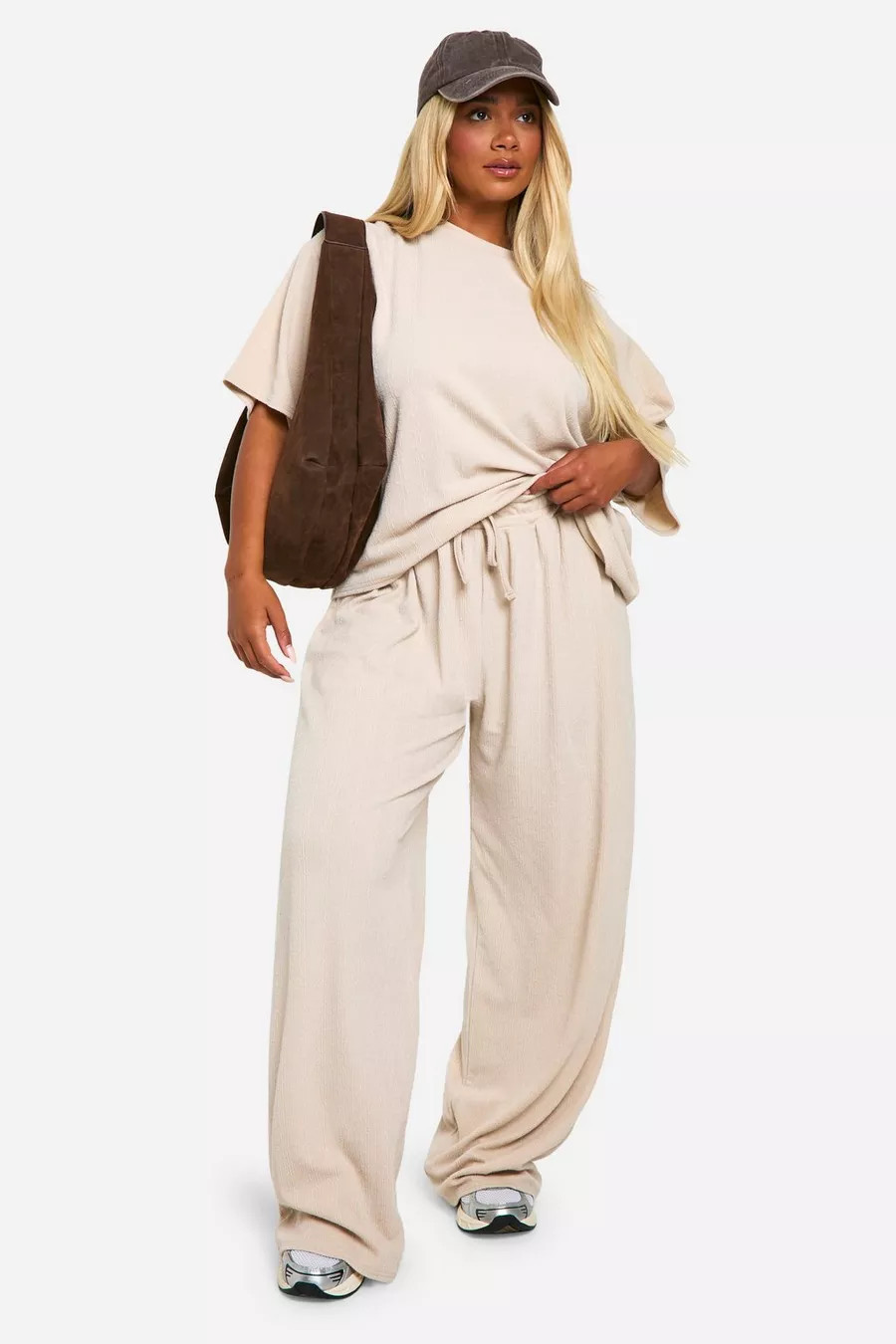 Plus T-Shirt & Wide Leg Pants Two-Piece | boohoo (US & Canada)