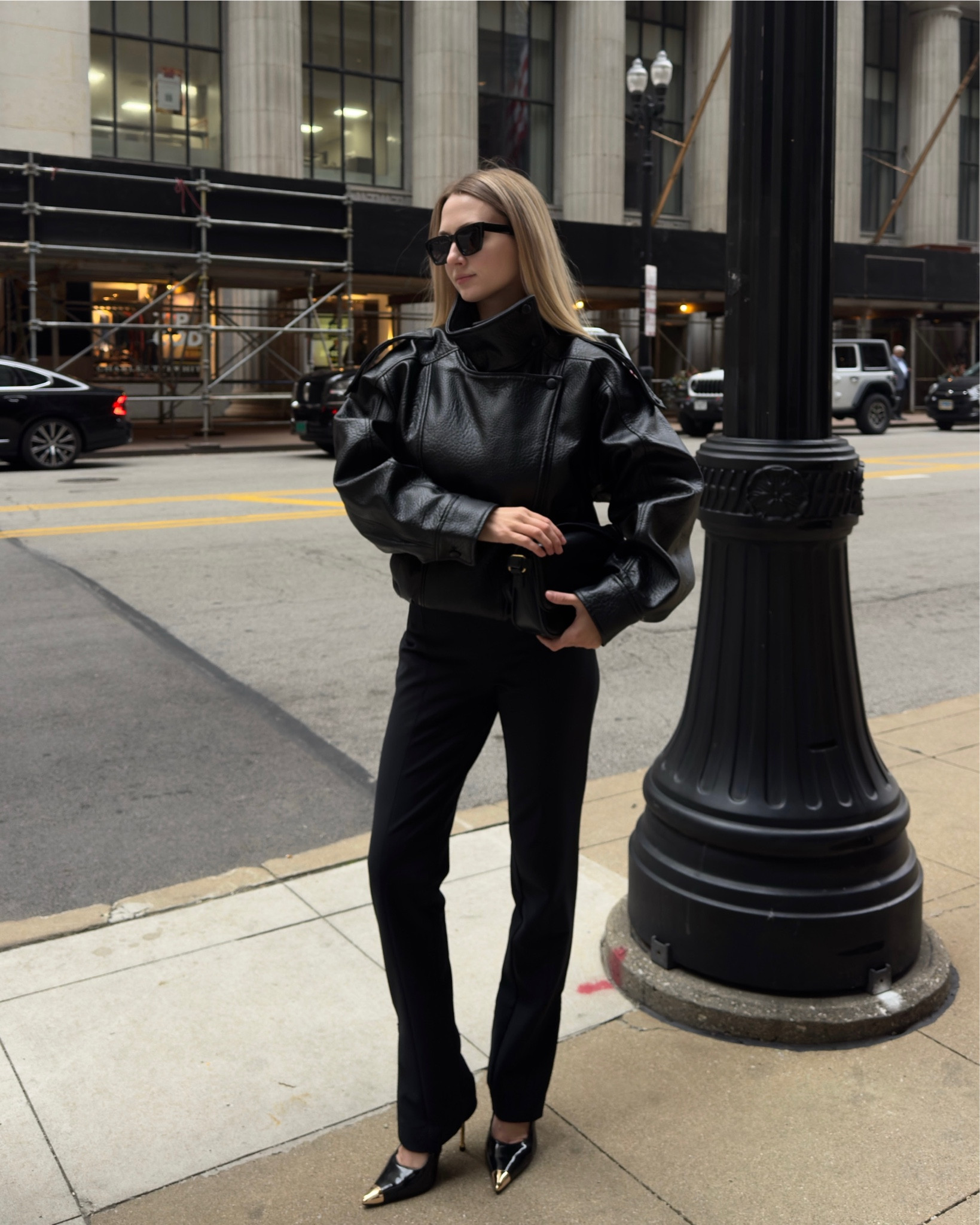 Most viral fit on Instagram. 

Find similar items in my LTK collection.

Original jacket: ZARA
Pants: OAK&FORT
Heels: NINEWEST 

IG: imirynaaa 

#LTKHoliday #LTKootd #LTKgrwm