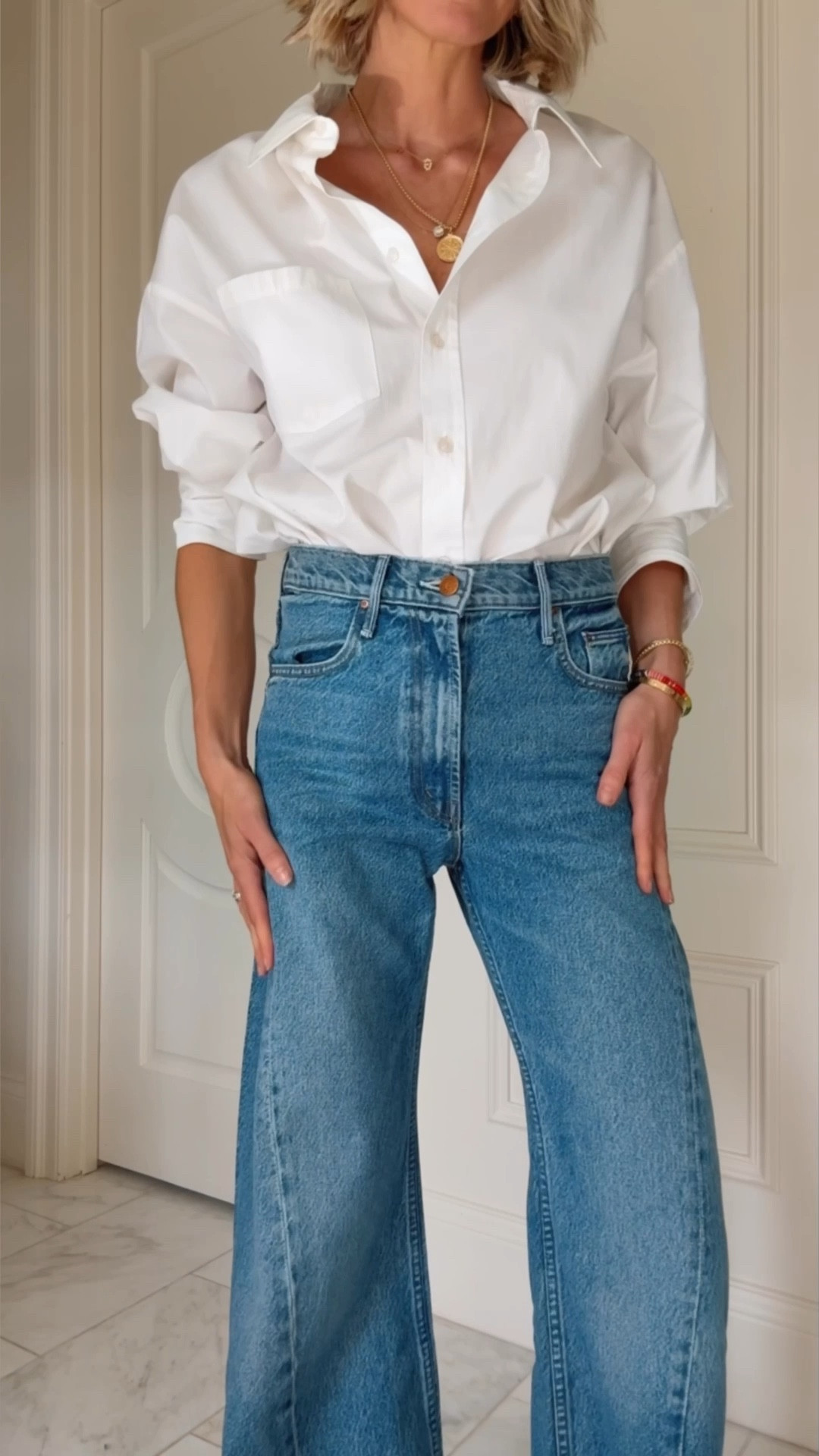 These mother jeans are SO good. I'm wearing size 25 and they fit tts