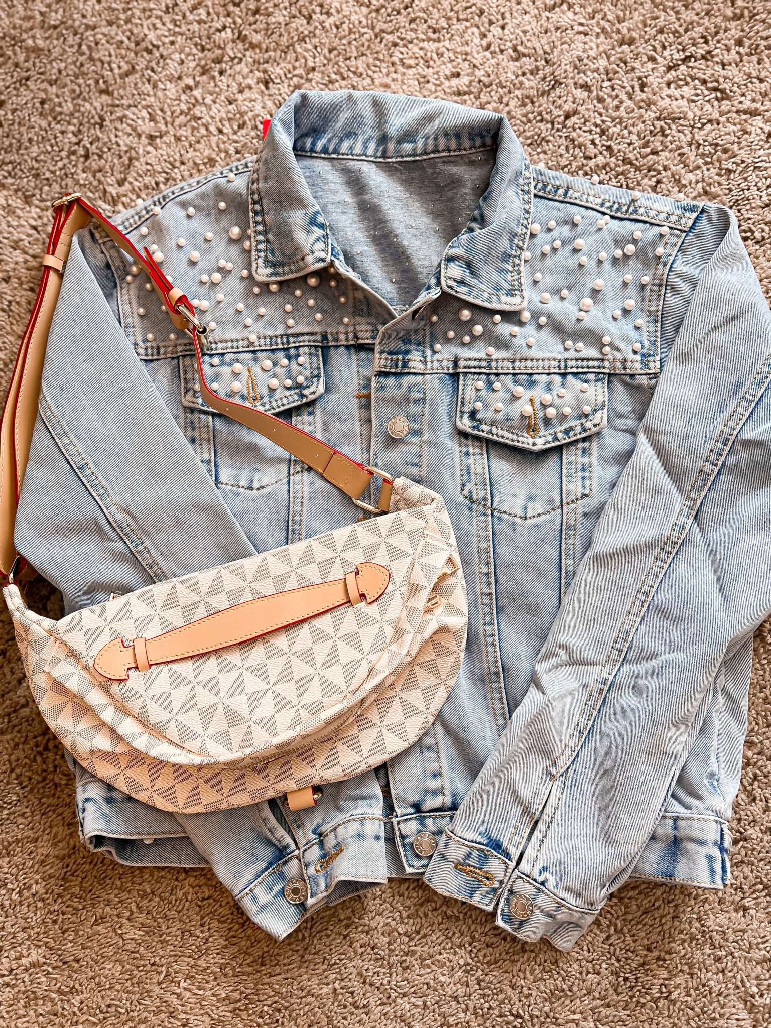 Amazon prime finds🤍☺️

These items are the last two that arrived from prime days but they are still on sale! 

Jacket $37- clip the 7% coupon too!
Belt bag - $19- lowest price I’ve seen! Snag while it’s in stock 🤍

Bag has adjustable strap and jacket is size medium! Fits perfect! Would size up if you want to wear anything heavy underneath this fall 🩵

Amazon fashion, Amazon prime, Amazon finds, Amazon prime days, amazon jacket, fall finds, summer outfit, Jean jacket, denim jacket, Pearl jacket, belt bag, crossbody, affordable fashion, Amazon bag, travel bag, vacation outfit, shop this haul, purse

#LTKFind #LTKsalealert #LTKstyletip