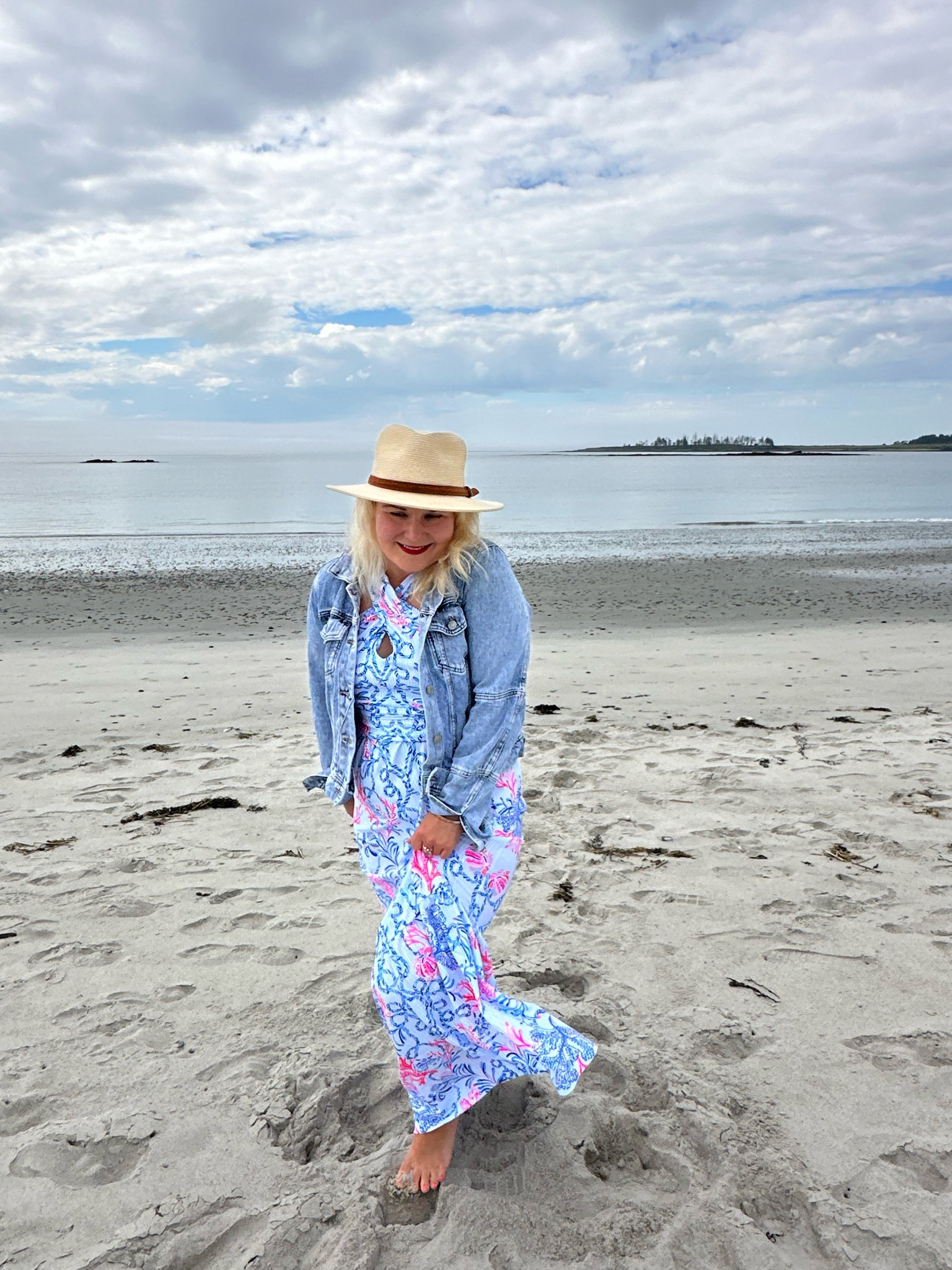 The Lilly Pulitzer Sunshine Sale is happening now! And I am rounding up some of my favorite dresses, like this maxi halter which is on sale for 119. Fit is true to size I wear a small.

#LTKWedding #LTKStyleTip #LTKSeasonal