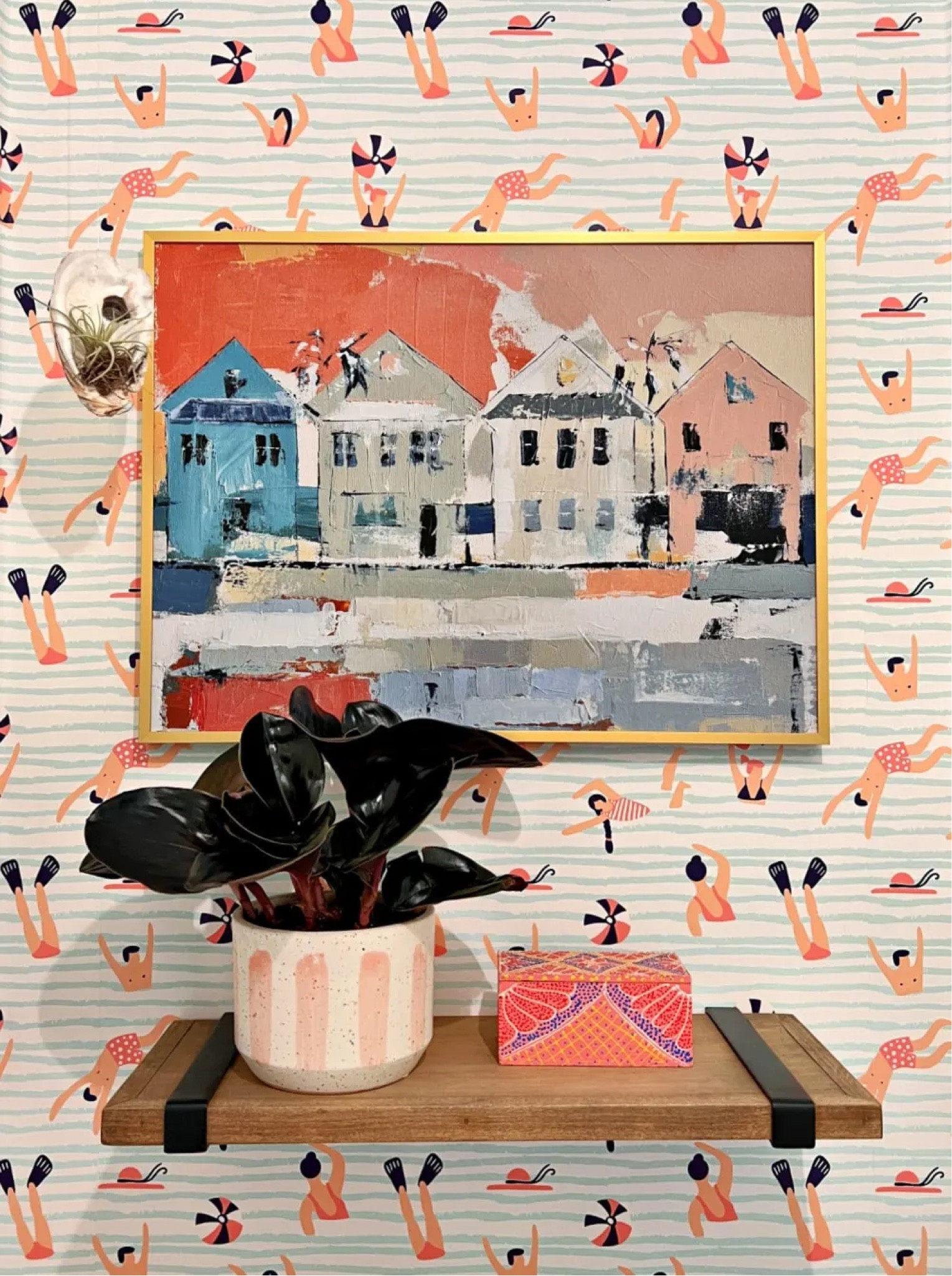 #wallpaper #art #print #coral #interiors #wallshelf

#LTKhome