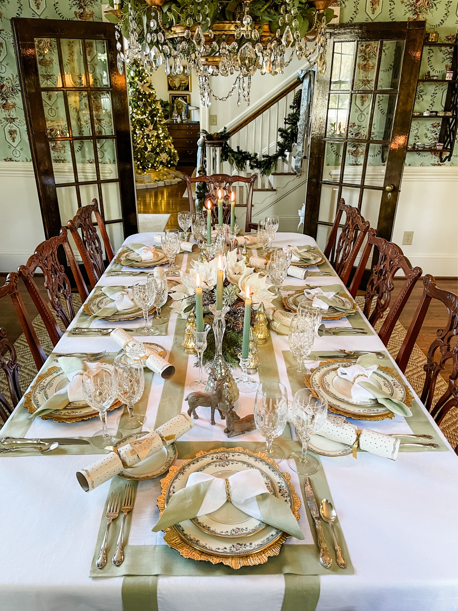 Christmas Tablescape 🎄✨

#LTKHoliday #LTKSeasonal #LTKhome