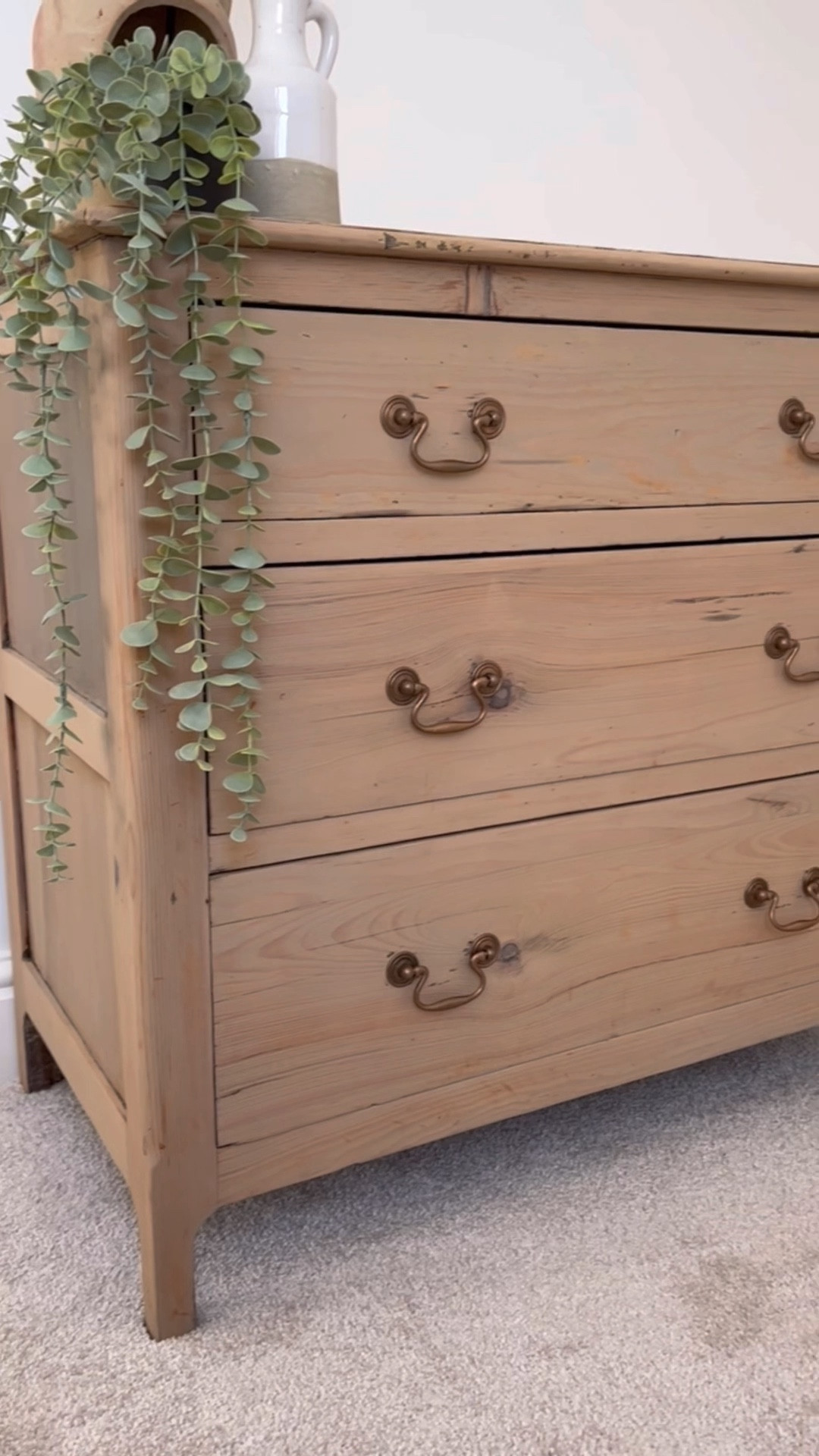 My favorite product to transform any hardware! 🤯 #furnituremakeover #gold #handles #knobs #pulls #furniture