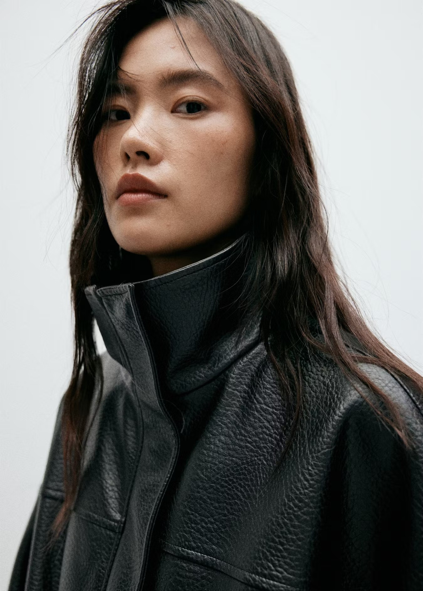 LEATHER EFFECT JACKET WITH COLLAR
Mango