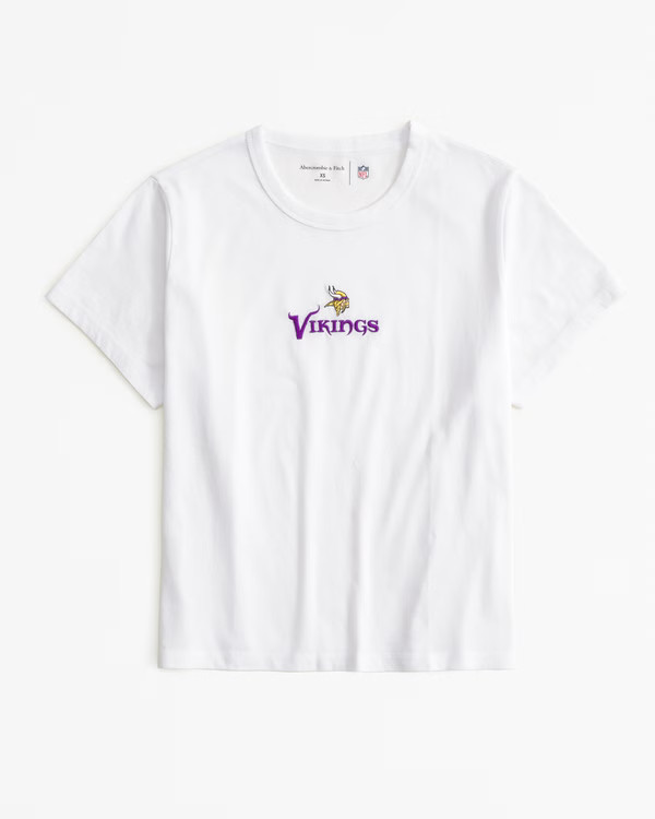Short-Sleeve Minnesota Vikings Graphic Skimming Tee | Abercrombie & Fitch (US)