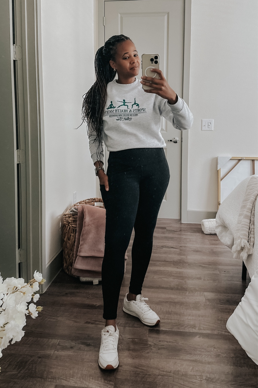 Style File 4.22

Oversized Grey Saeatshirt with green stitching (old, similar options linked), Black Tights (old), and White Sneakers (old) 

#LTKSeasonal #LTKstyletip #LTKActive