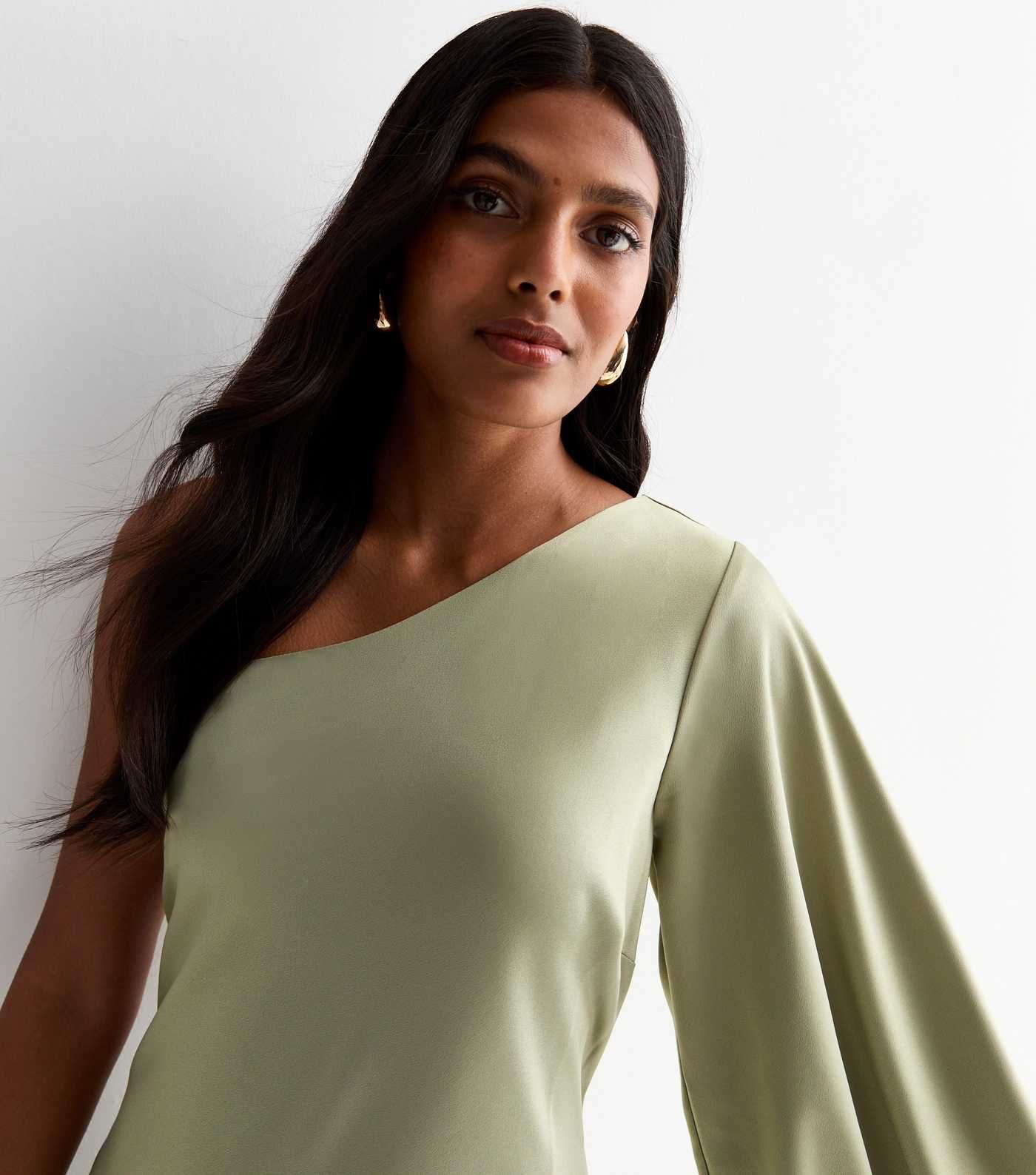 Olive Satin One Shoulder Maxi Dress
						
						Add to Saved Items
						Remove from Saved Items | New Look (UK)