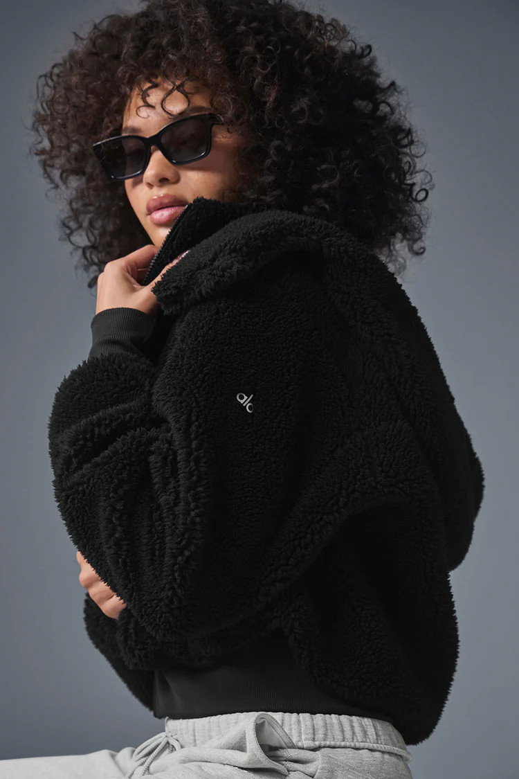 Foxy Sherpa Jacket - Black | Alo Yoga (US)