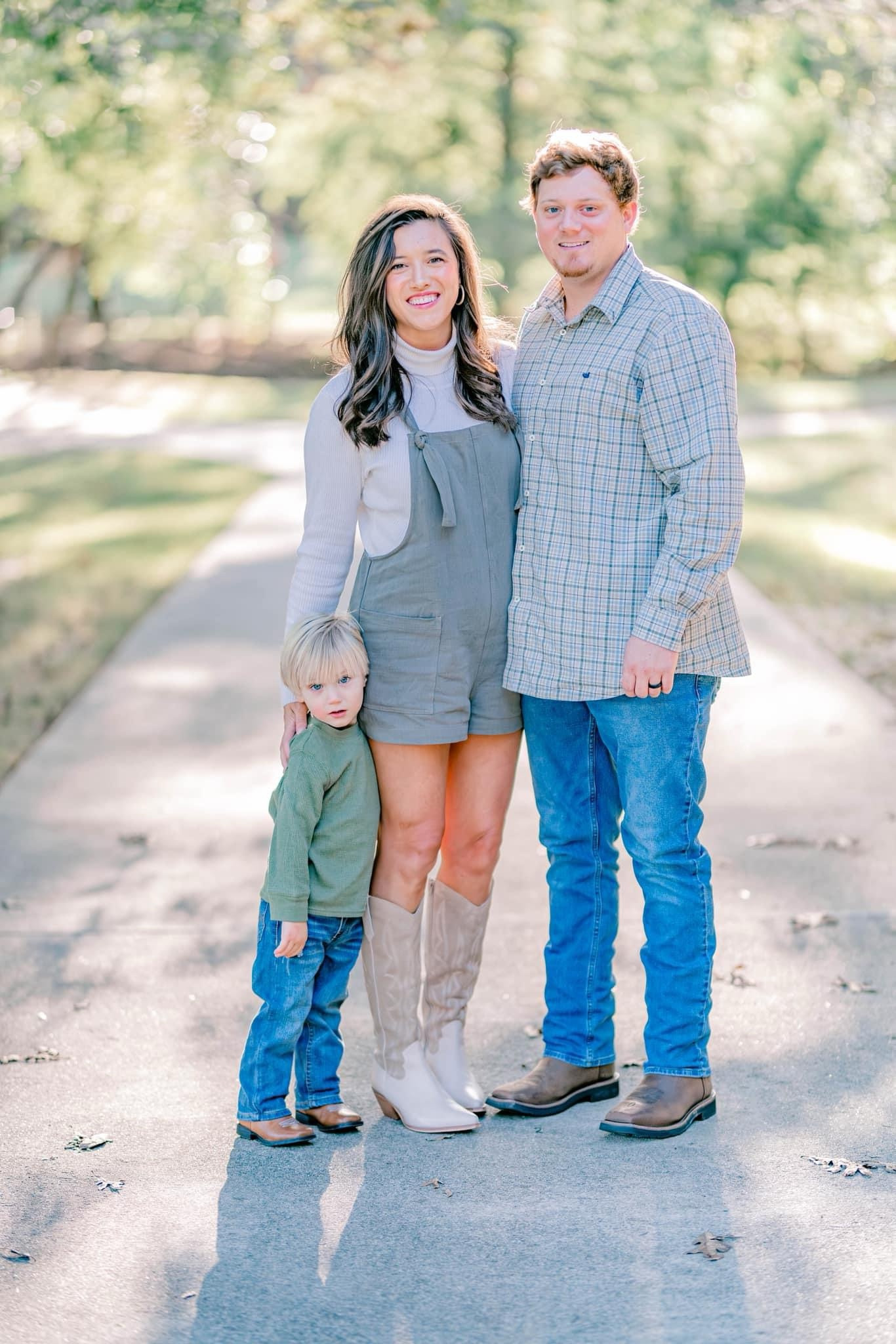 Family photo outfit inspo 

#LTKfamily