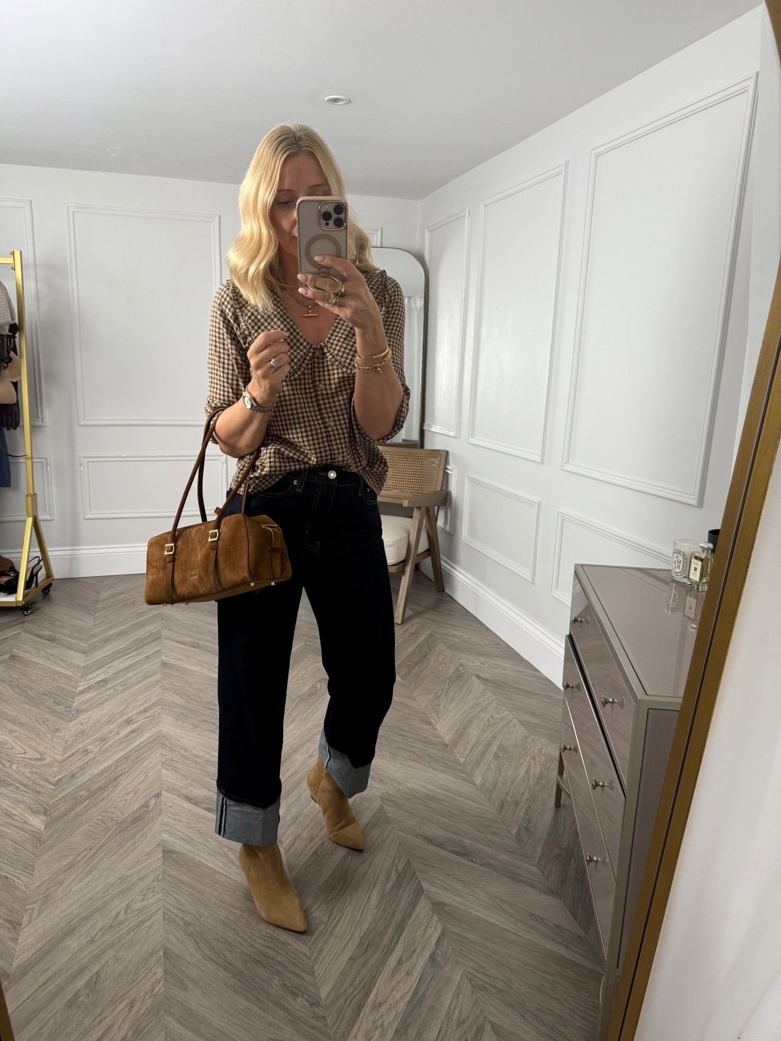 An OOTD & BTS from us in the studio today after a busy day filming yesterday! 

#LTKwinter #LTKstyletip #LTKautumn