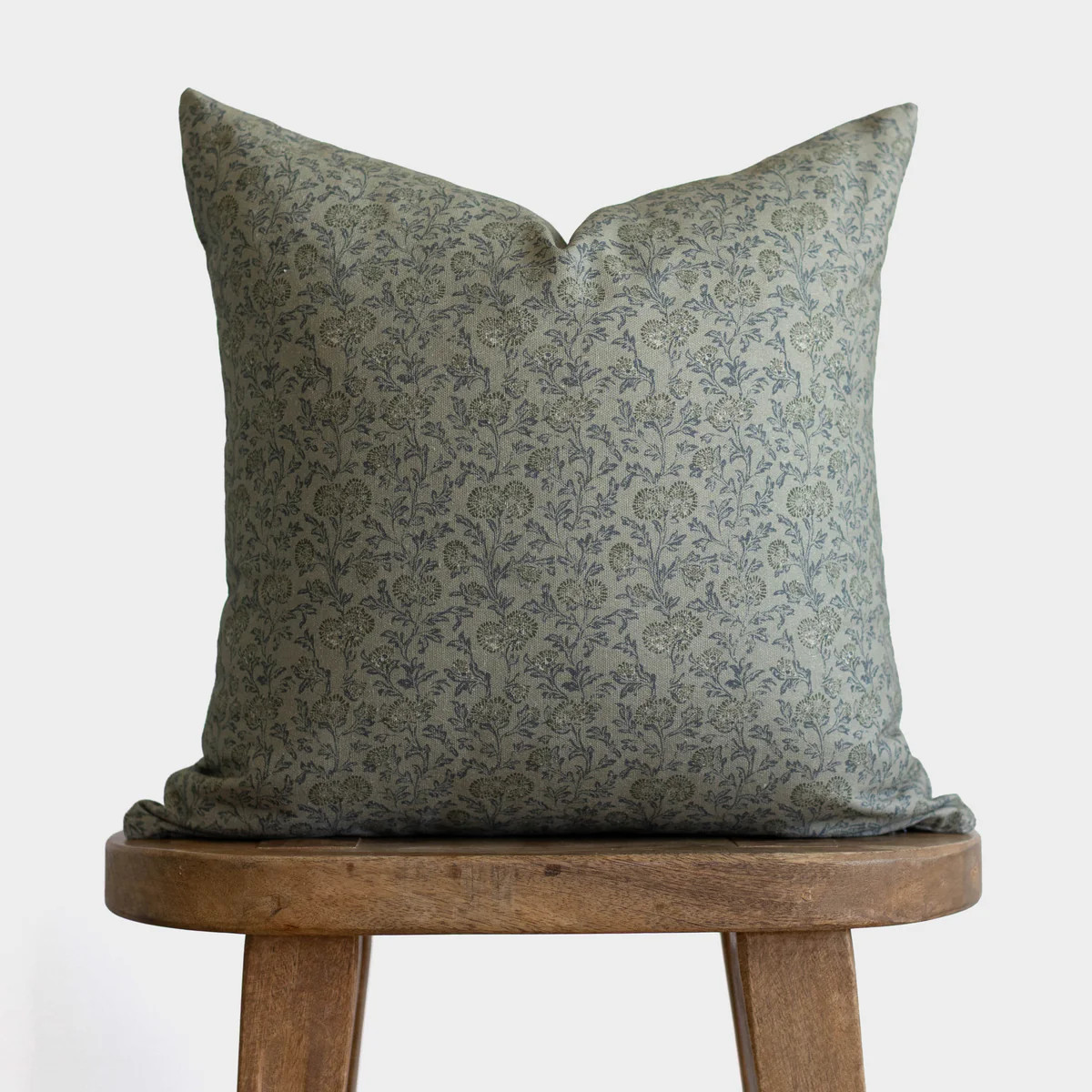Leighton in Green - 18" | 22" | 26" | Woven Nook