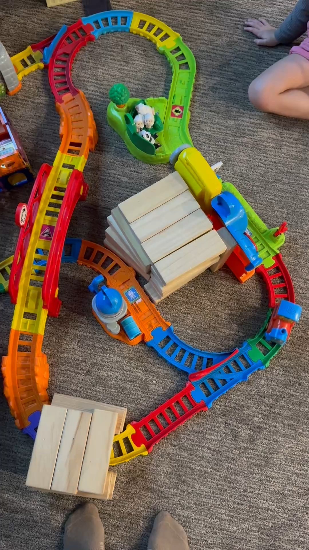 This little train is battery operated and such a great price right now!! 🚂 perfect for your little one!